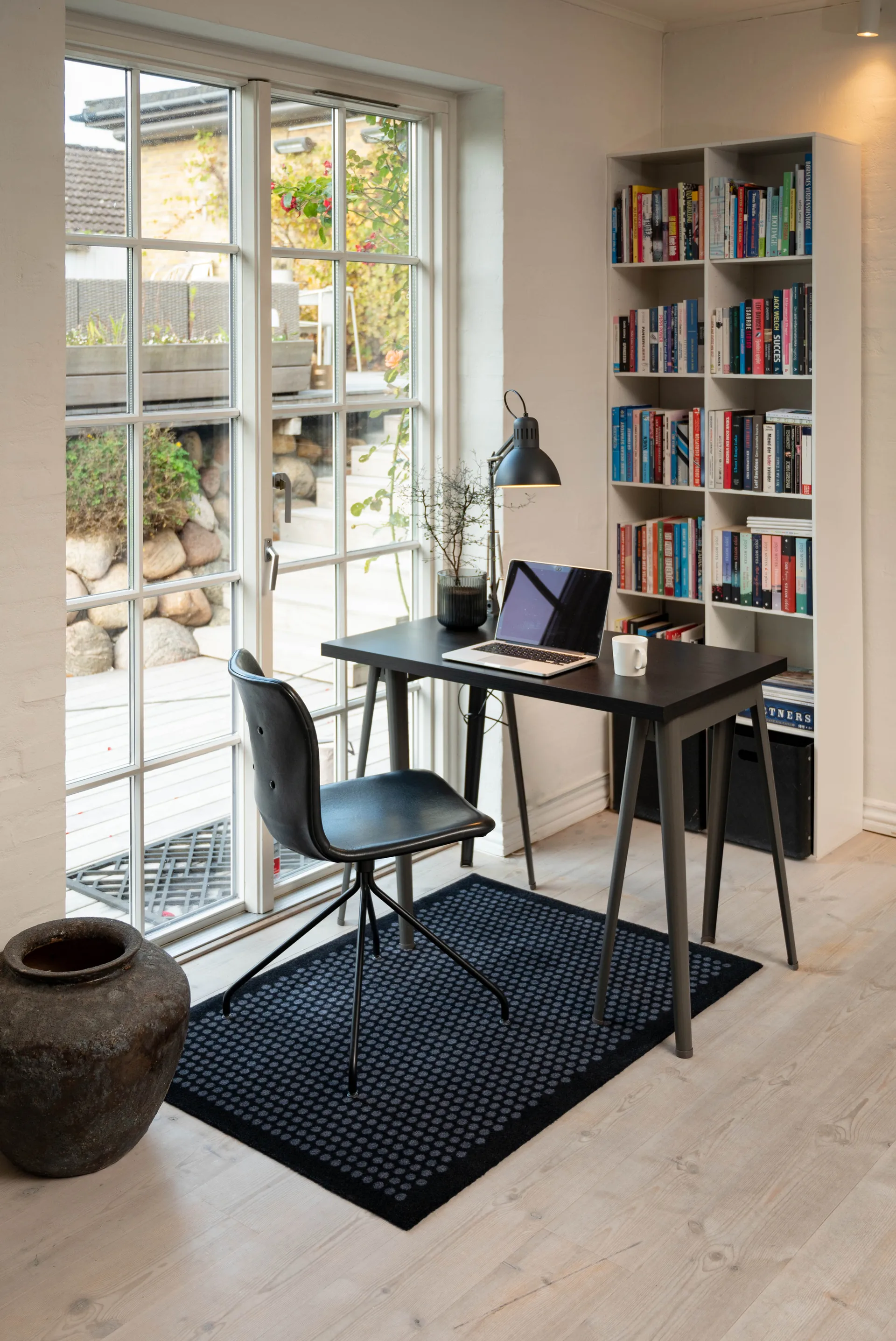 Dot hallway rug, Black. 90x130 cm tica copenhagen