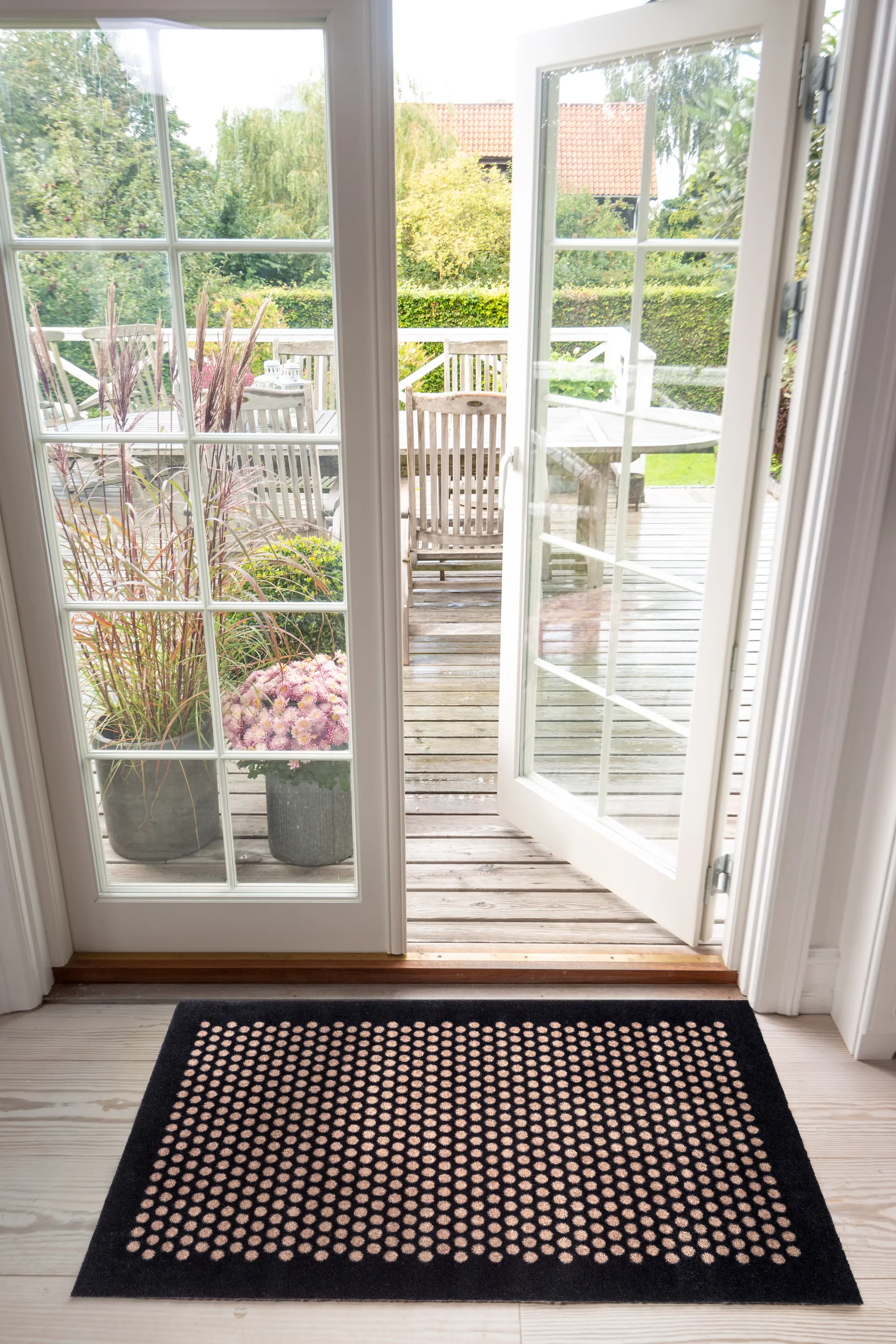 Dot hallway rug, Black-sand. 67x120 cm tica copenhagen