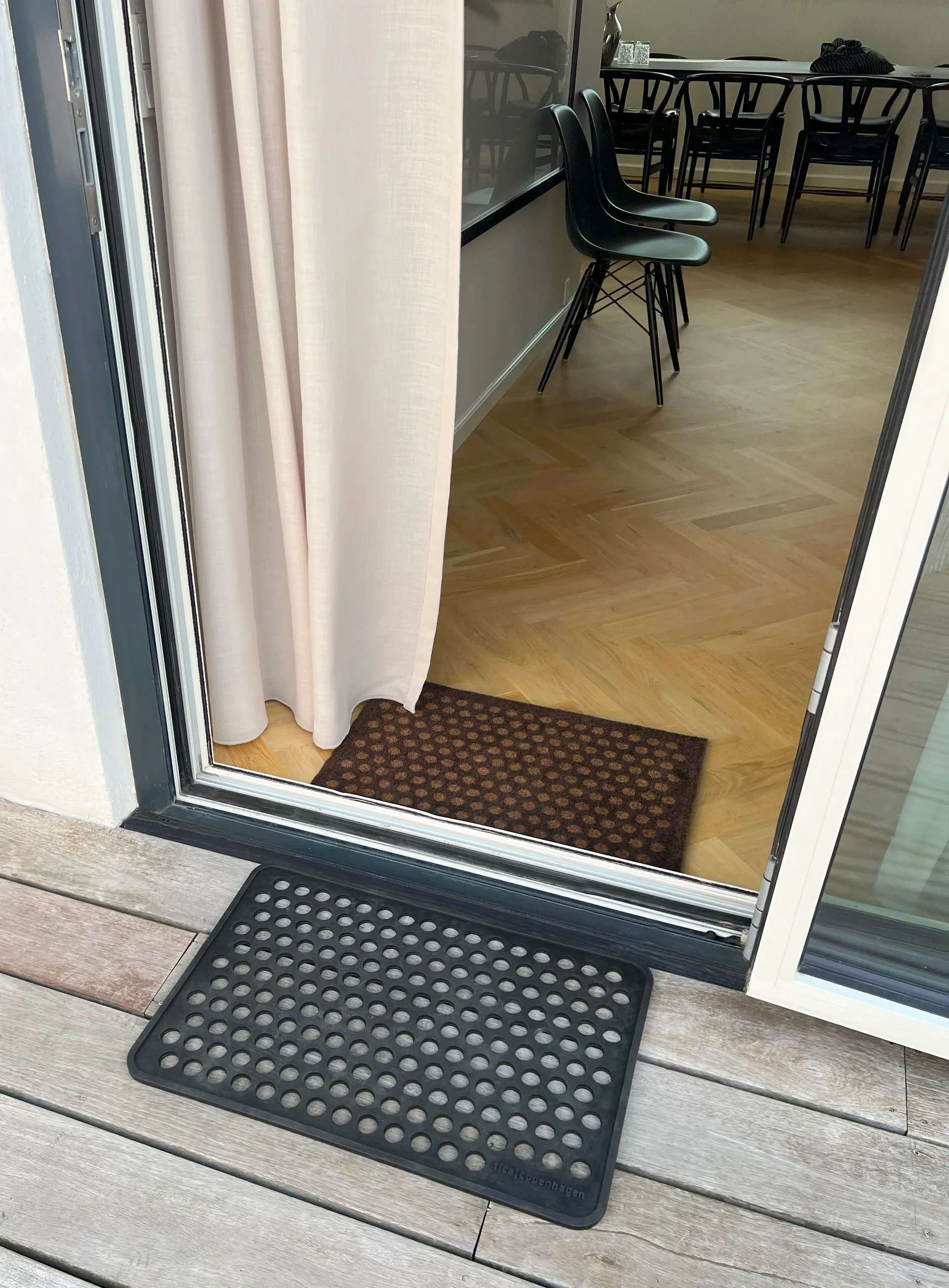 Dot rubber doormat, 40x60 cm tica copenhagen
