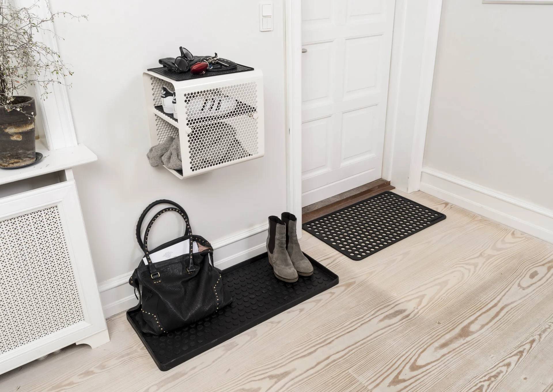 Dot rubber doormat, 45x75 cm tica copenhagen