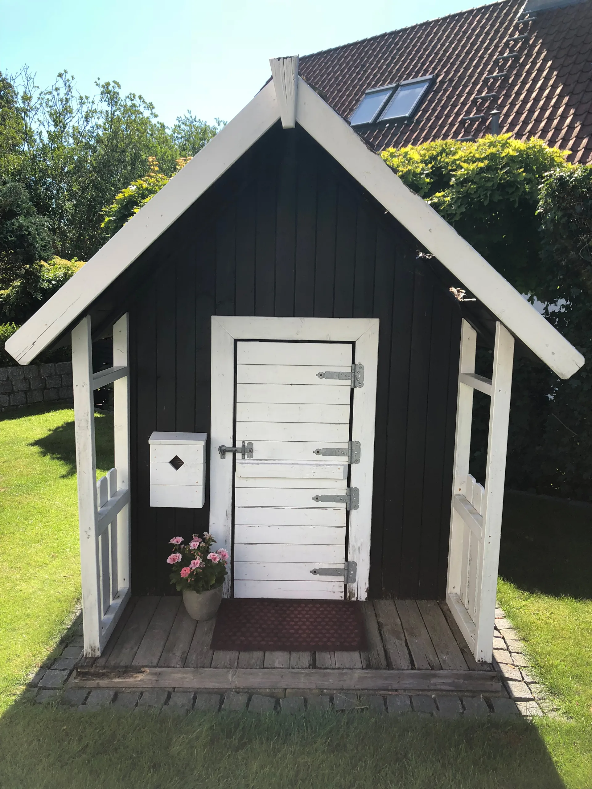 Dot shoe tray, Small. 28x38 cm tica copenhagen