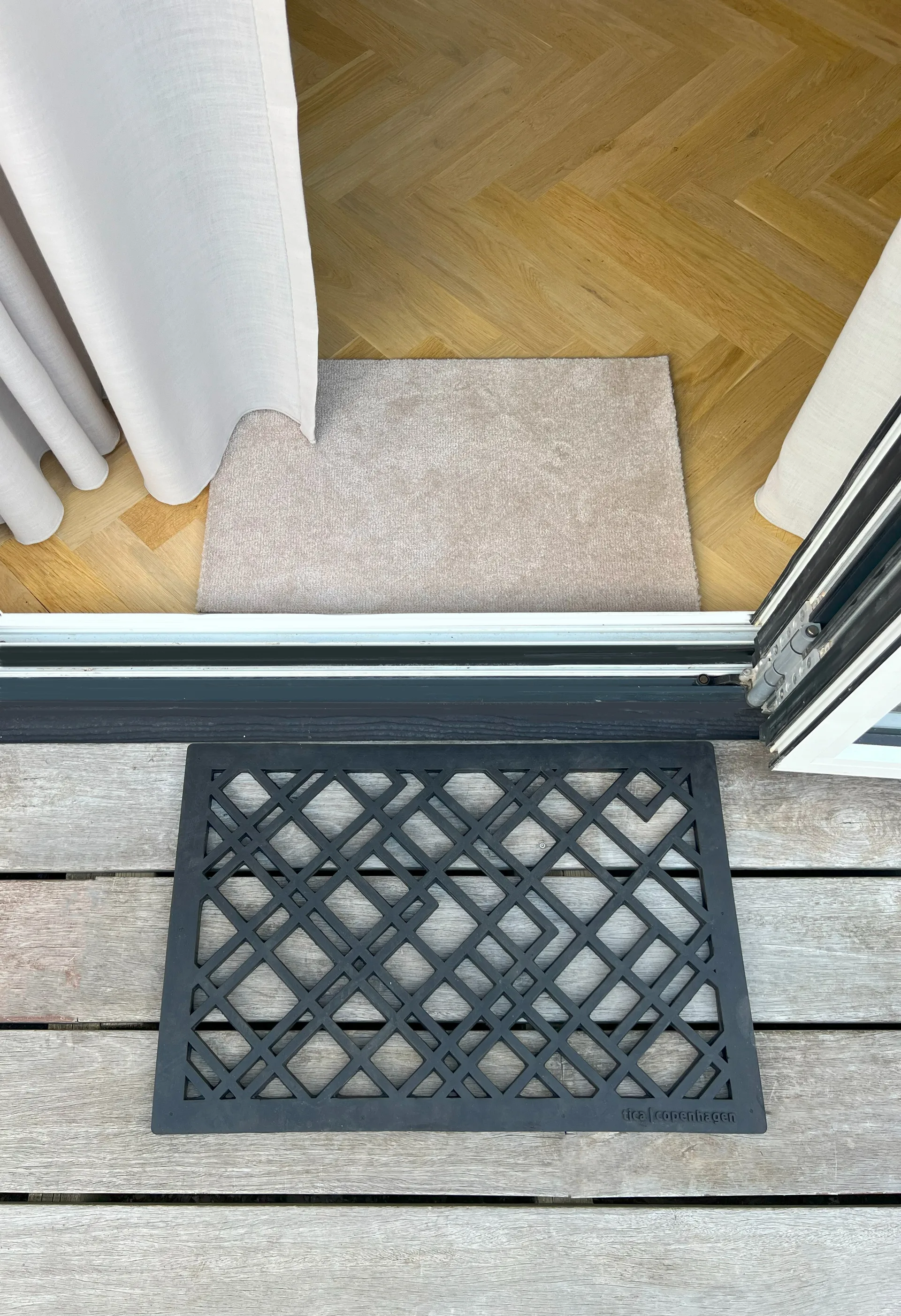 Lines rubber doormat, 40x60 cm tica copenhagen