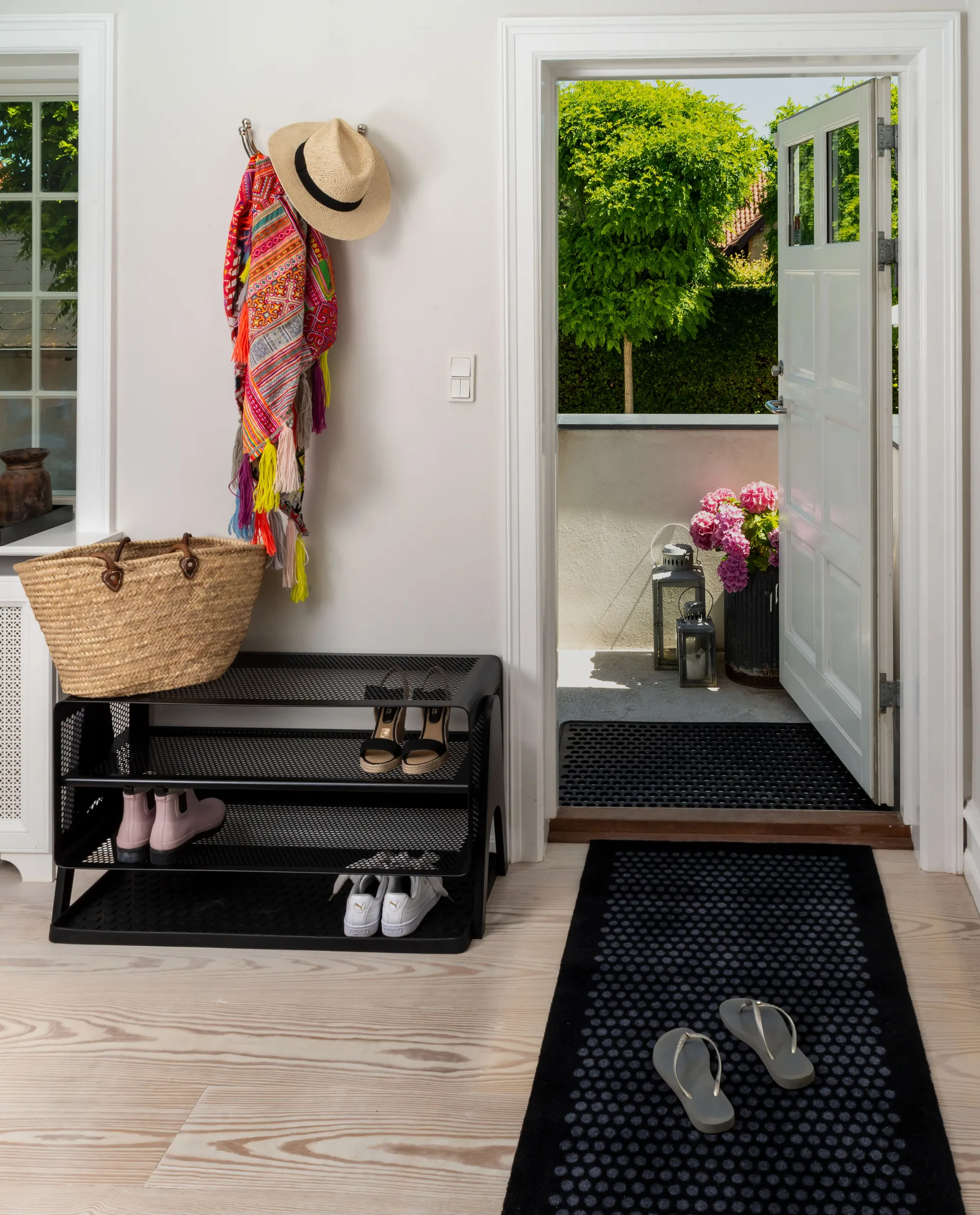 Tica shelf large, Black tica copenhagen