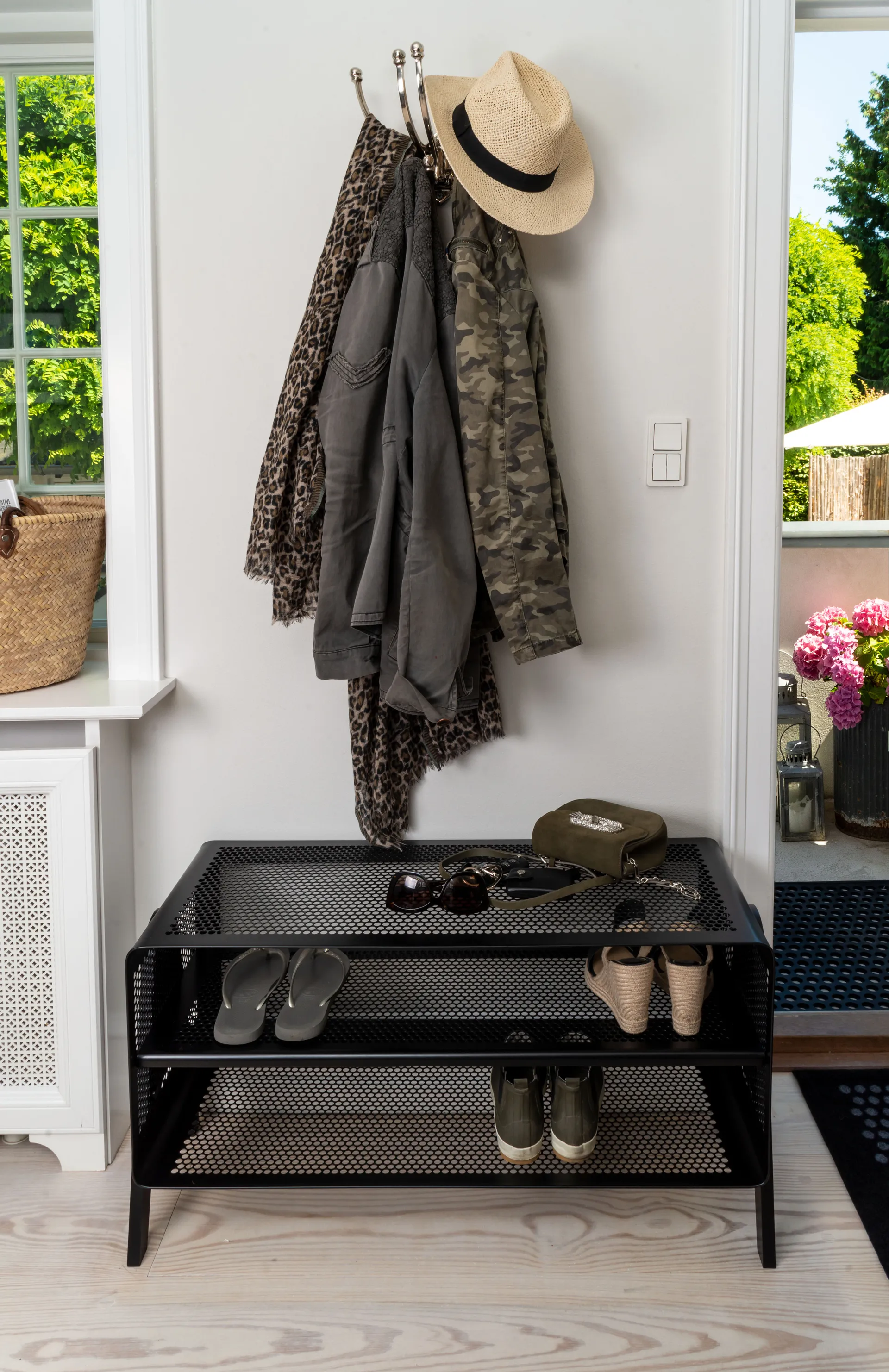 Tica shelf large, Black tica copenhagen