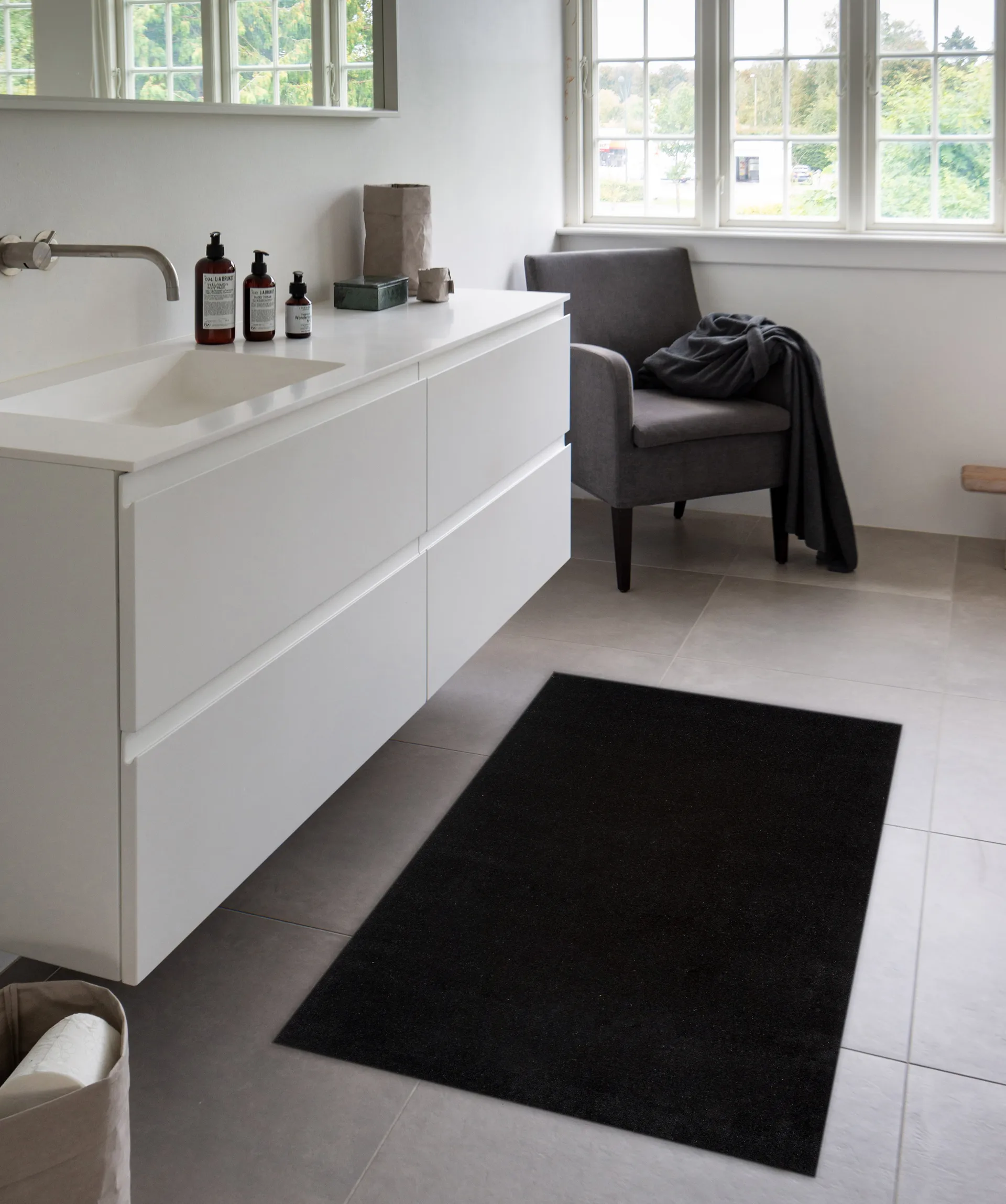 Unicolor hallway rug, Black. 90x130 cm tica copenhagen