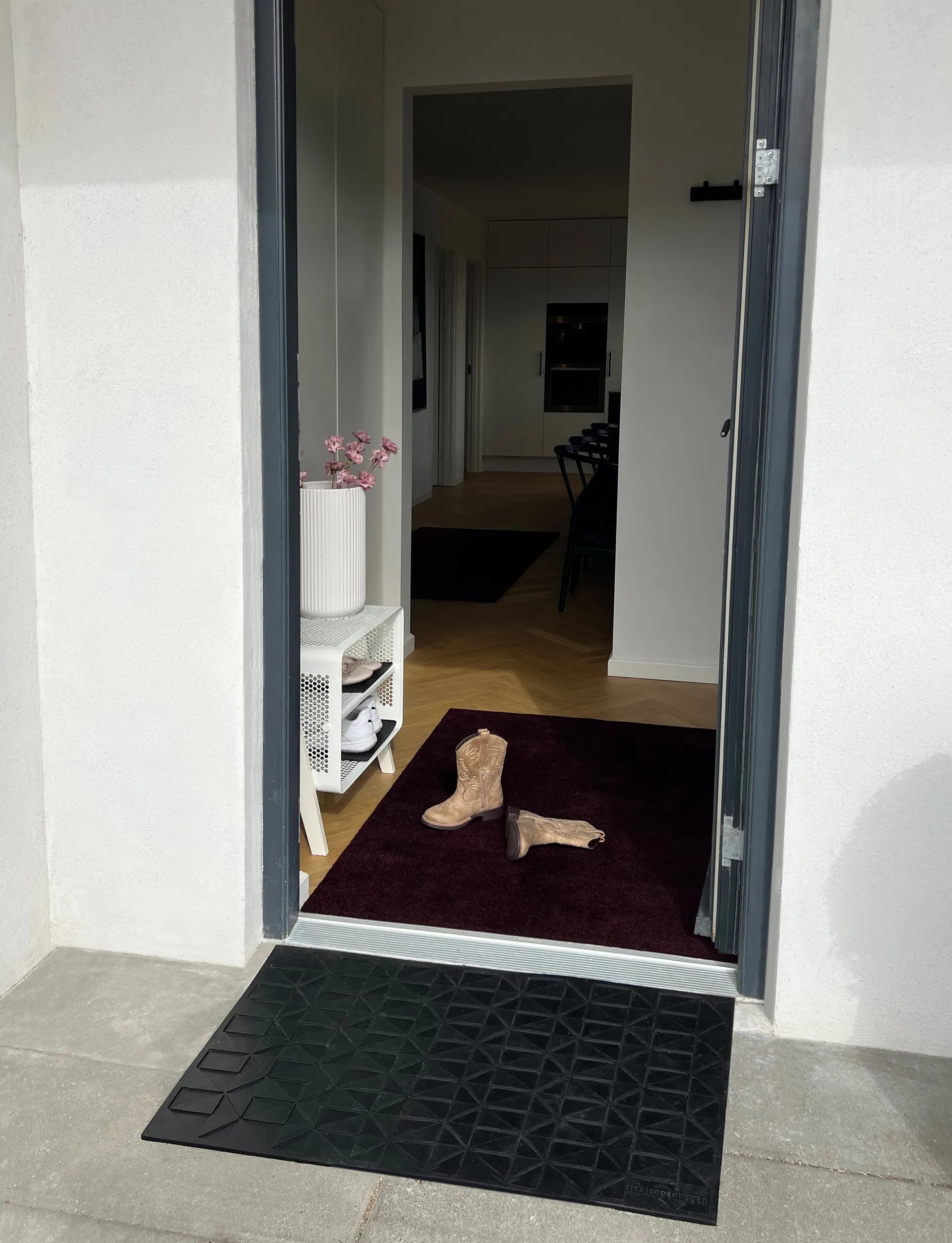 Unicolor hallway rug, Bordeaux, 90x130 cm tica copenhagen