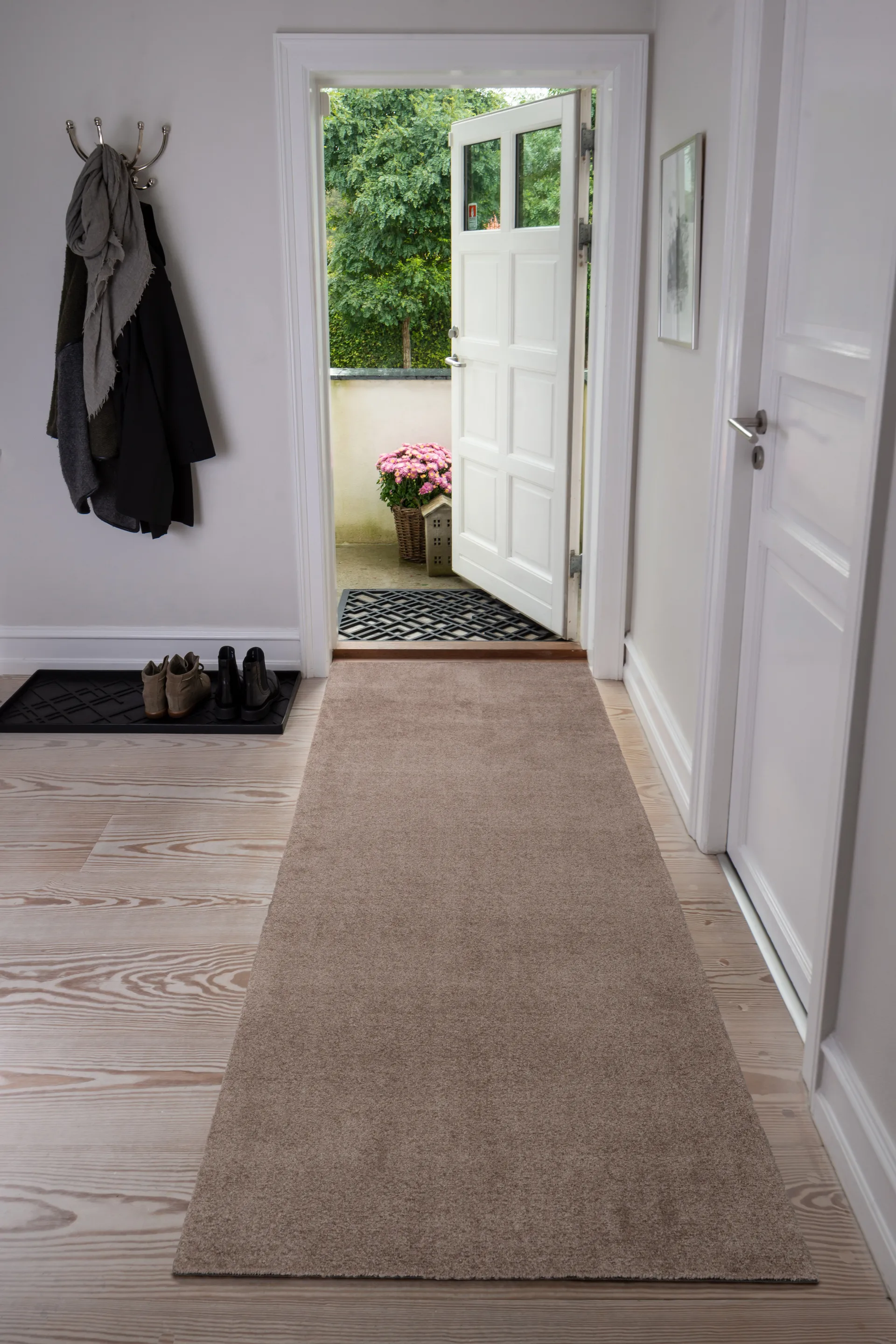 Unicolor hallway rug, Sand. 90x200 cm tica copenhagen