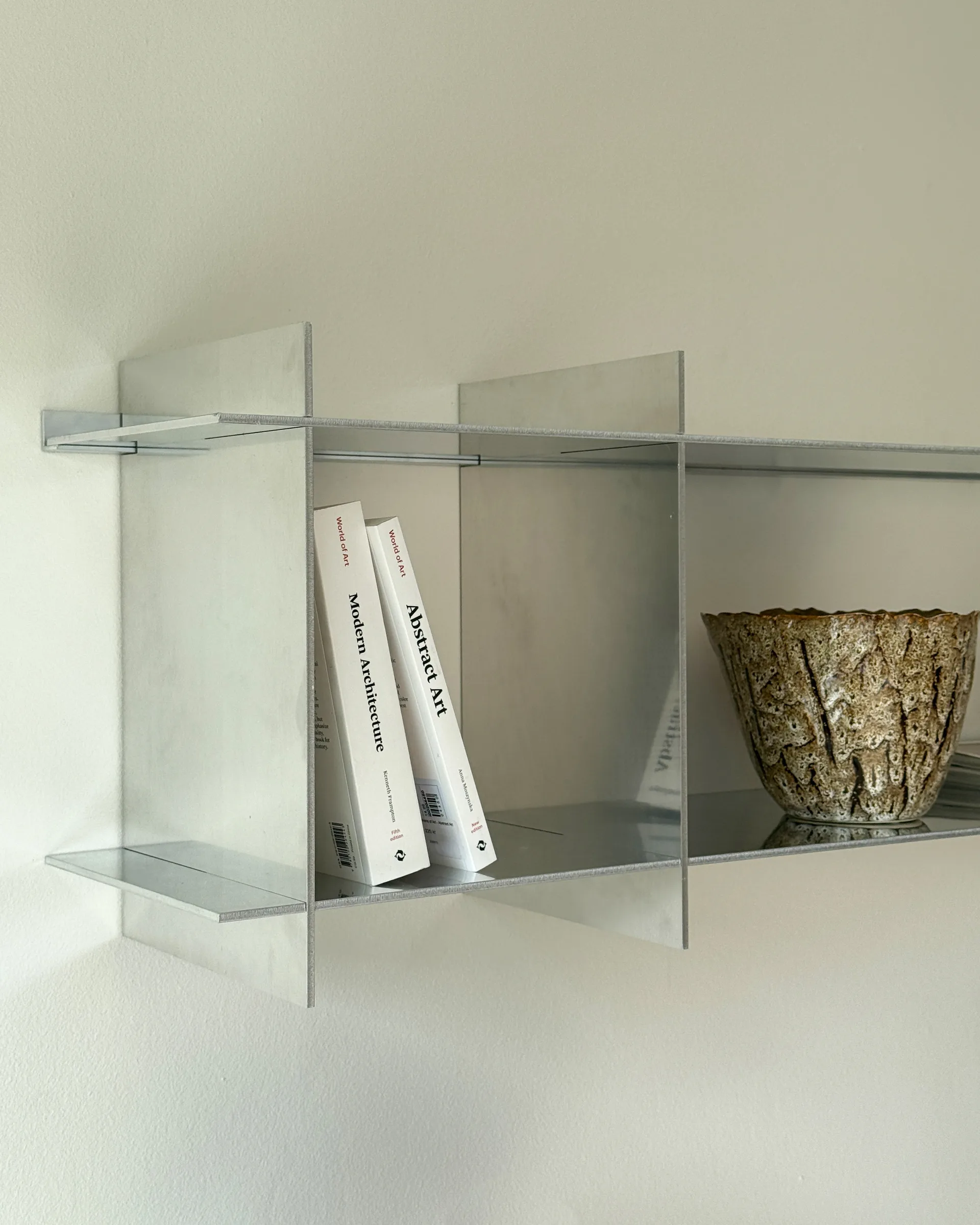 Ark wall shelf, Aluminium Tinted