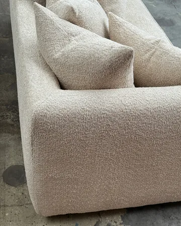 Cornell sofa - Bouclé soft sand - Tinted