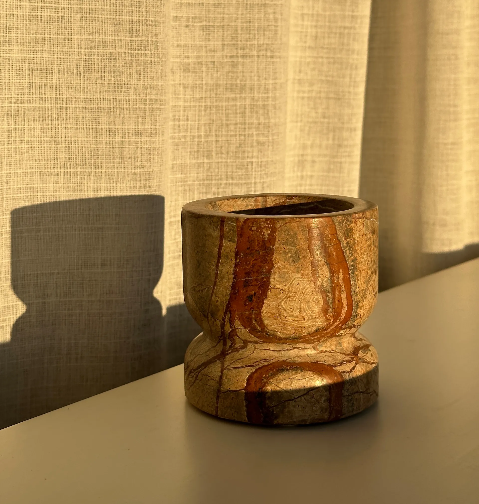 Dahl Bowl, Red stone Tinted