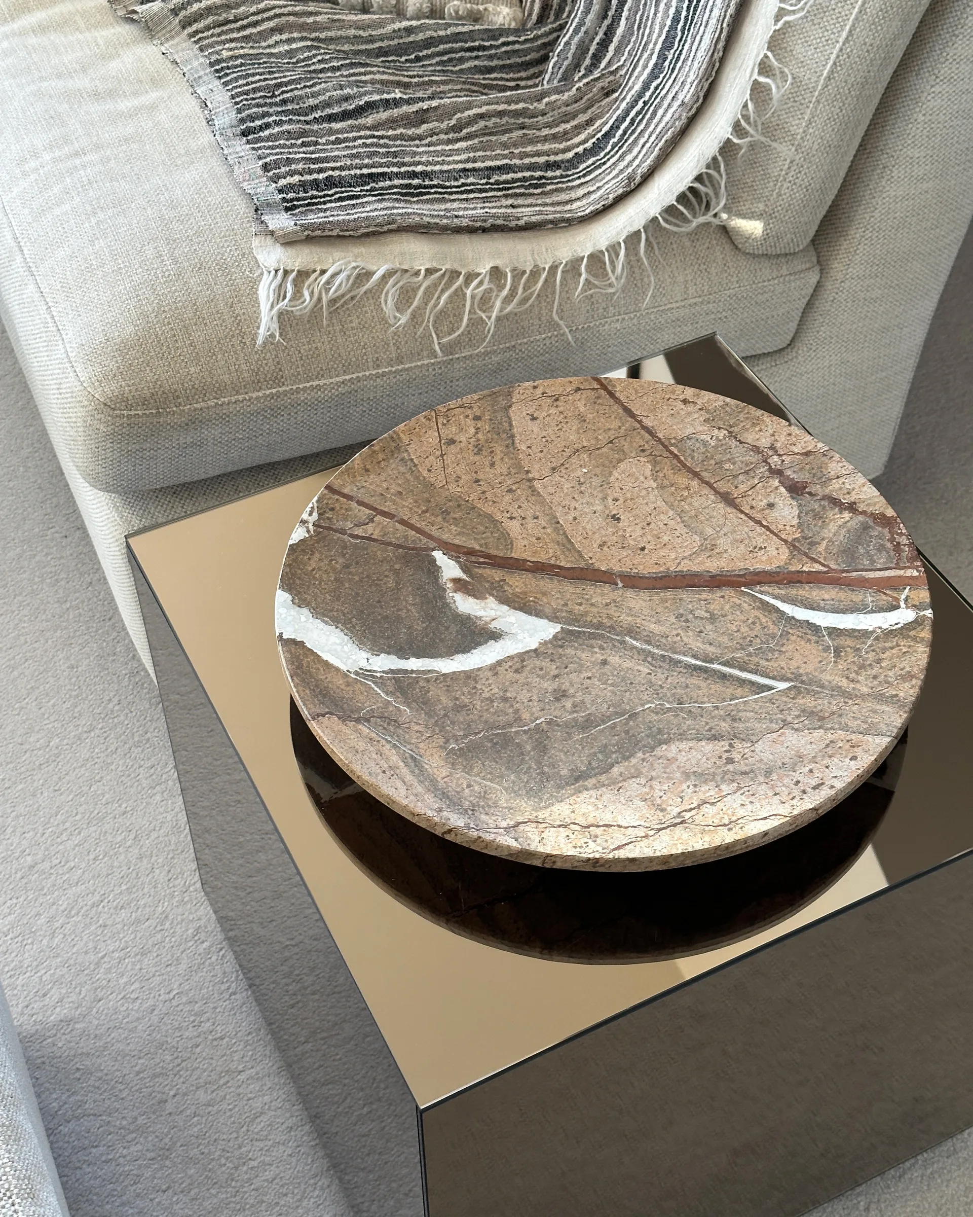 Falker dish, Red stone Tinted