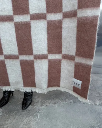 Hallin mohair throw - Off white-rust, 130x170 cm - Tinted