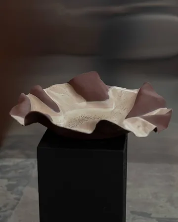 Hyllin serving platter - Brown, 50x40x8 cm - Tinted