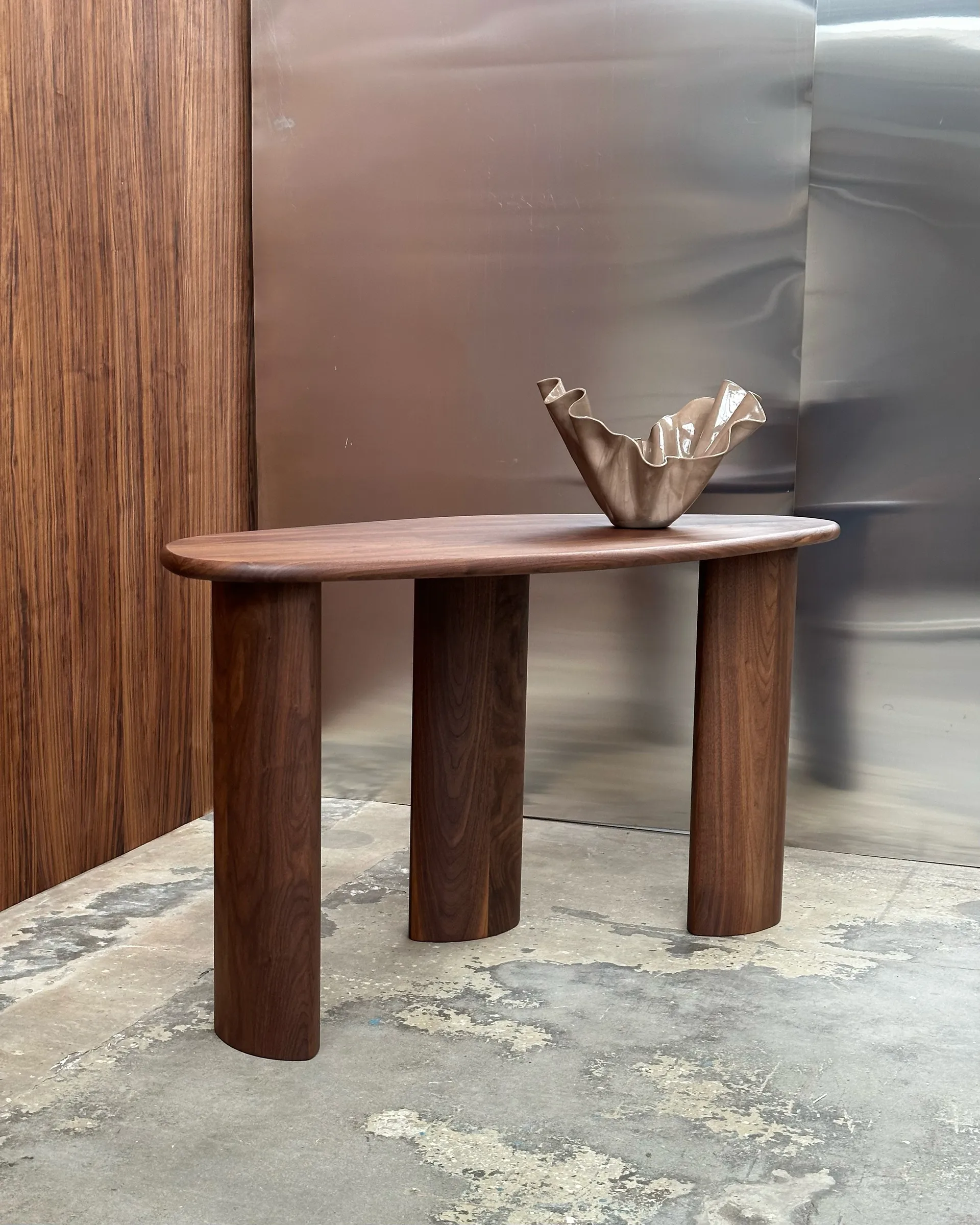 Lowe console table, Walnut dark brown Tinted