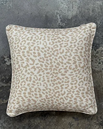 Norell cushion - Leopard beige-off white, 50x50 cm - Tinted