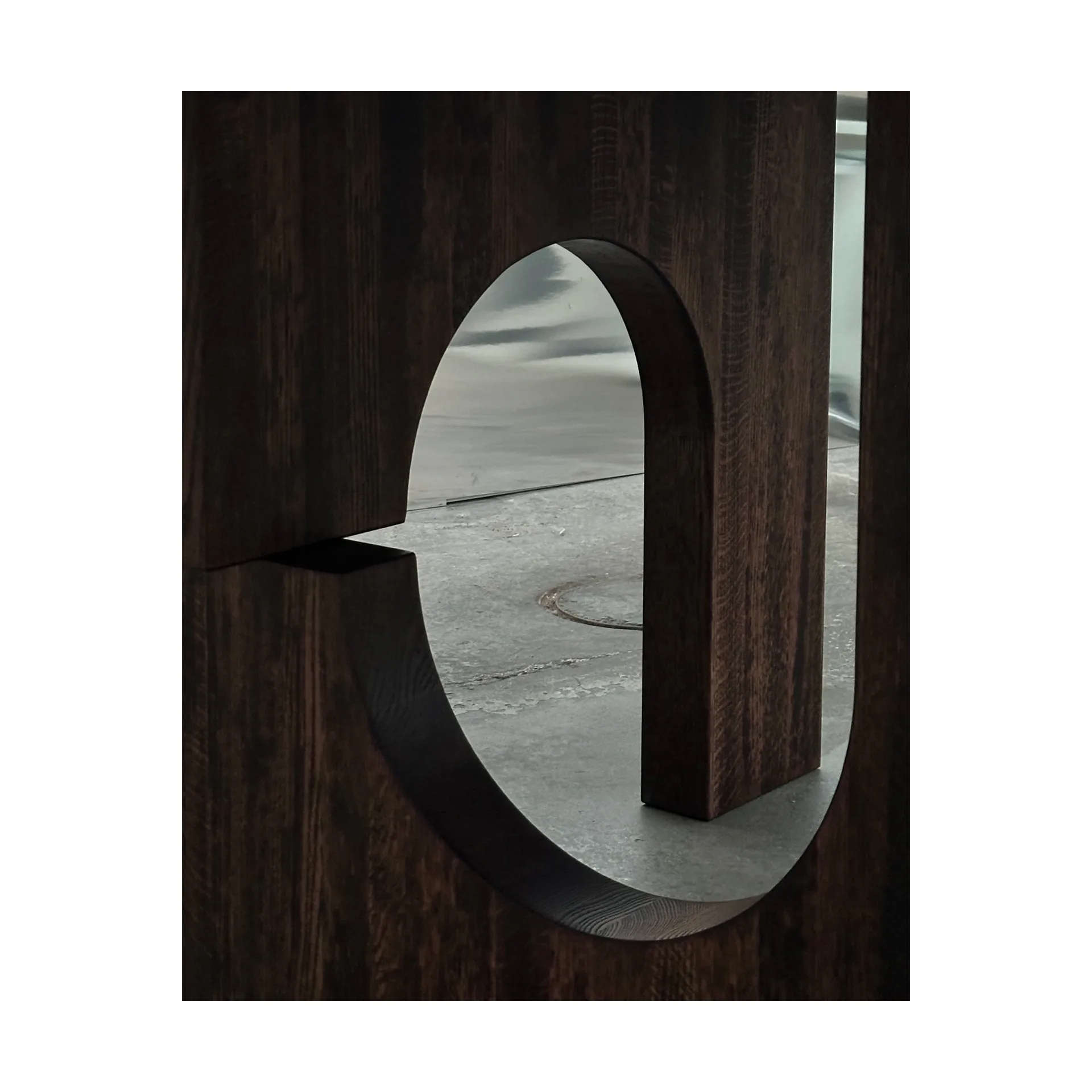 Sanders dining table Ø160 cm, Dark stained oak Tinted