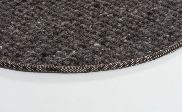 Greenland Swift round rug, Anthracite no. 83, Ø250 cm Tisca