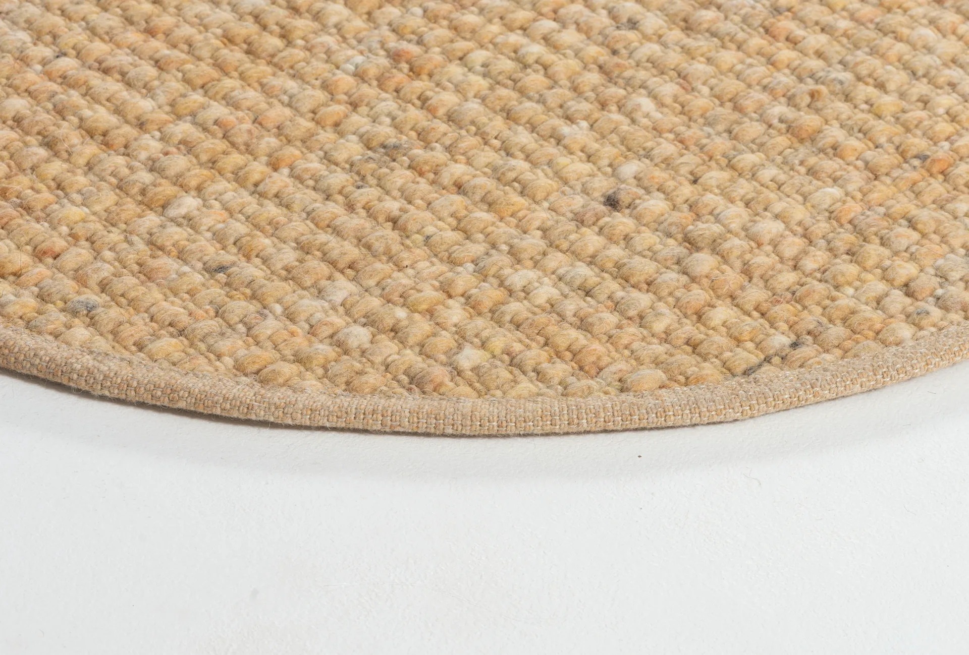 Greenland Swift round rug, Gold no. 261, Ø300 cm Tisca