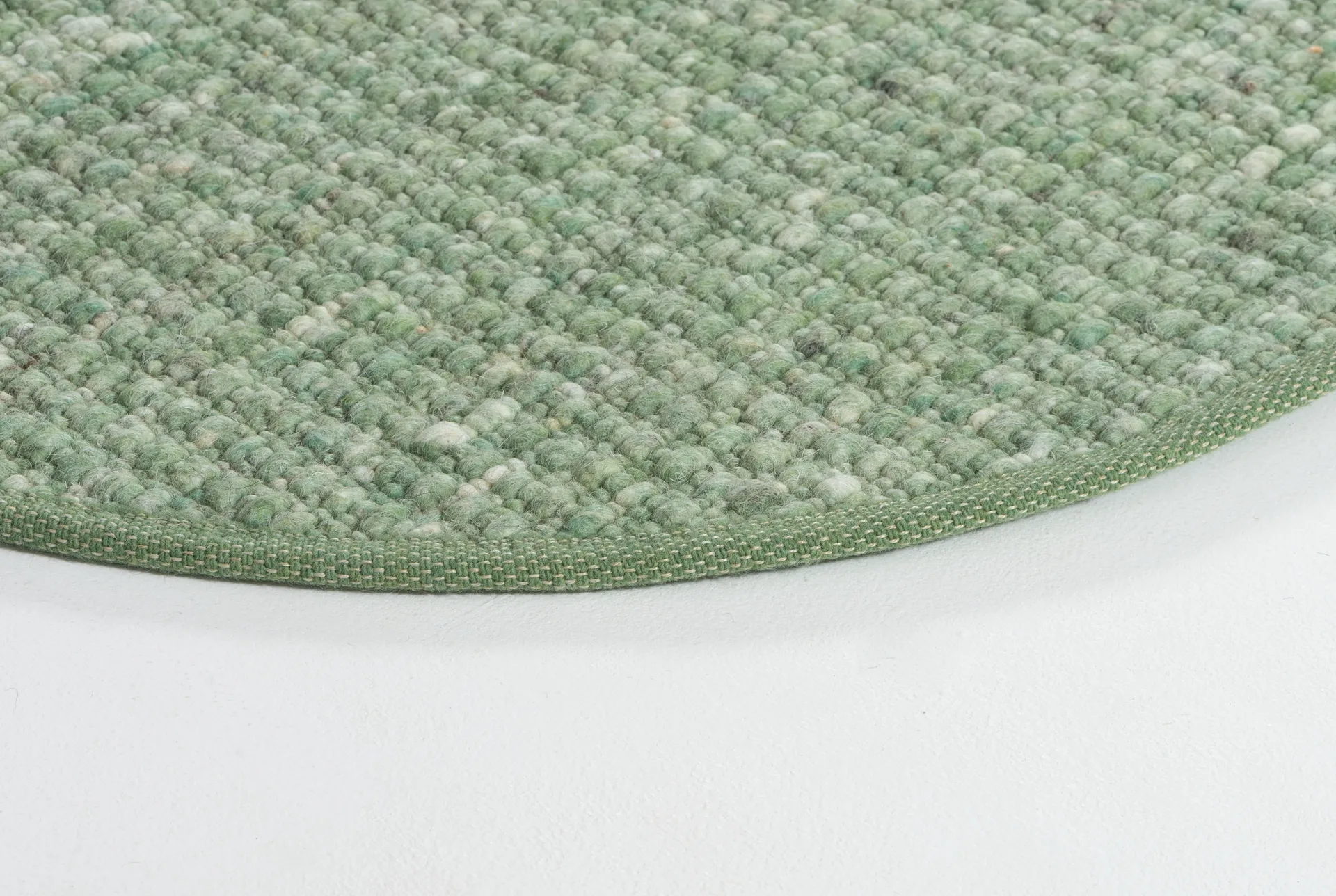 Greenland Swift round rug, Jade no. 240, Ø300 cm Tisca