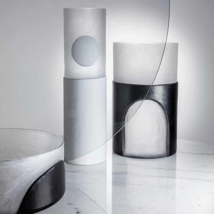 Carved vase medium - Black - Tom Dixon