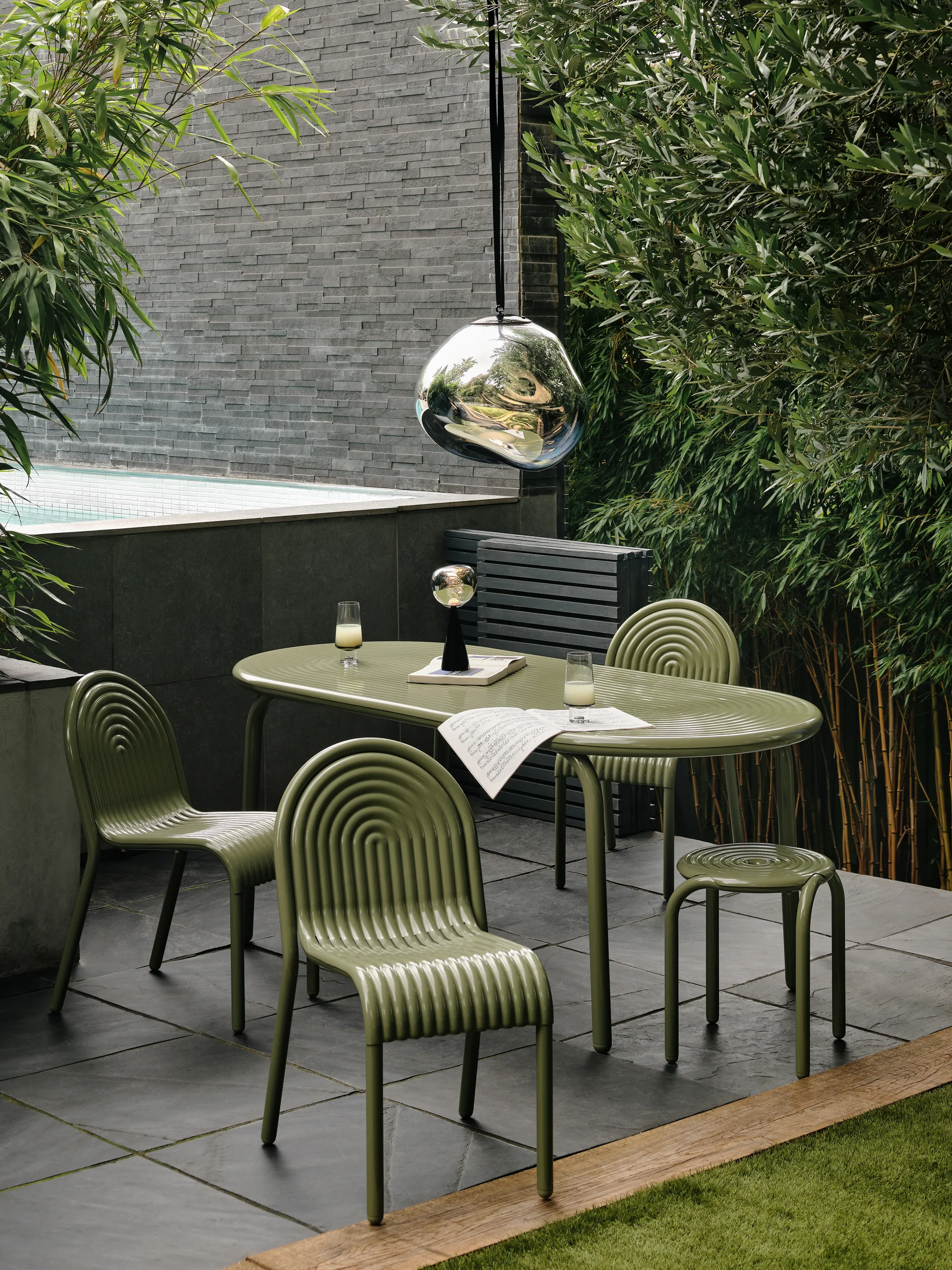 Groove chair, Moss Tom Dixon