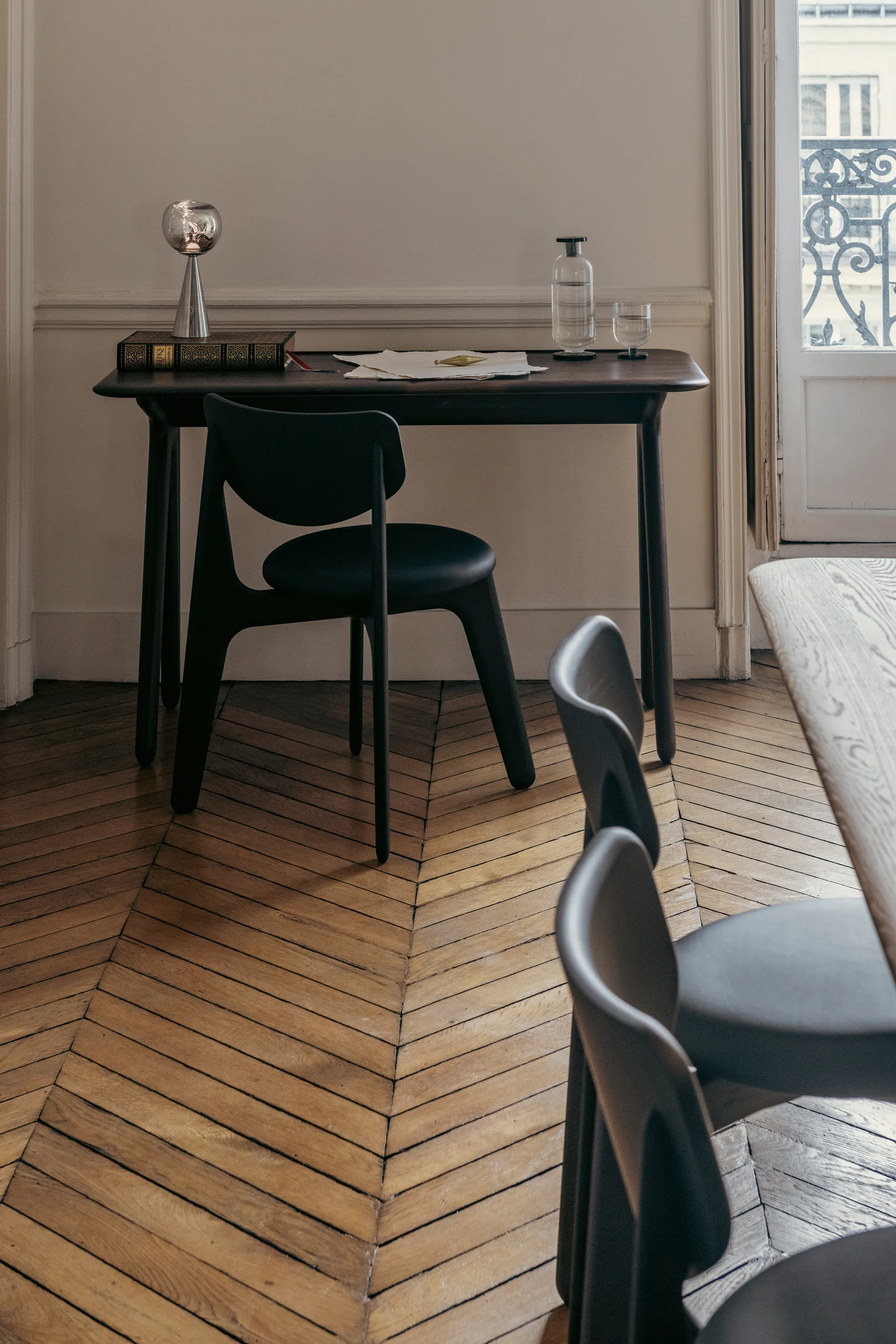 Melt Portable LED table lamp 28.5 cm, Black Tom Dixon