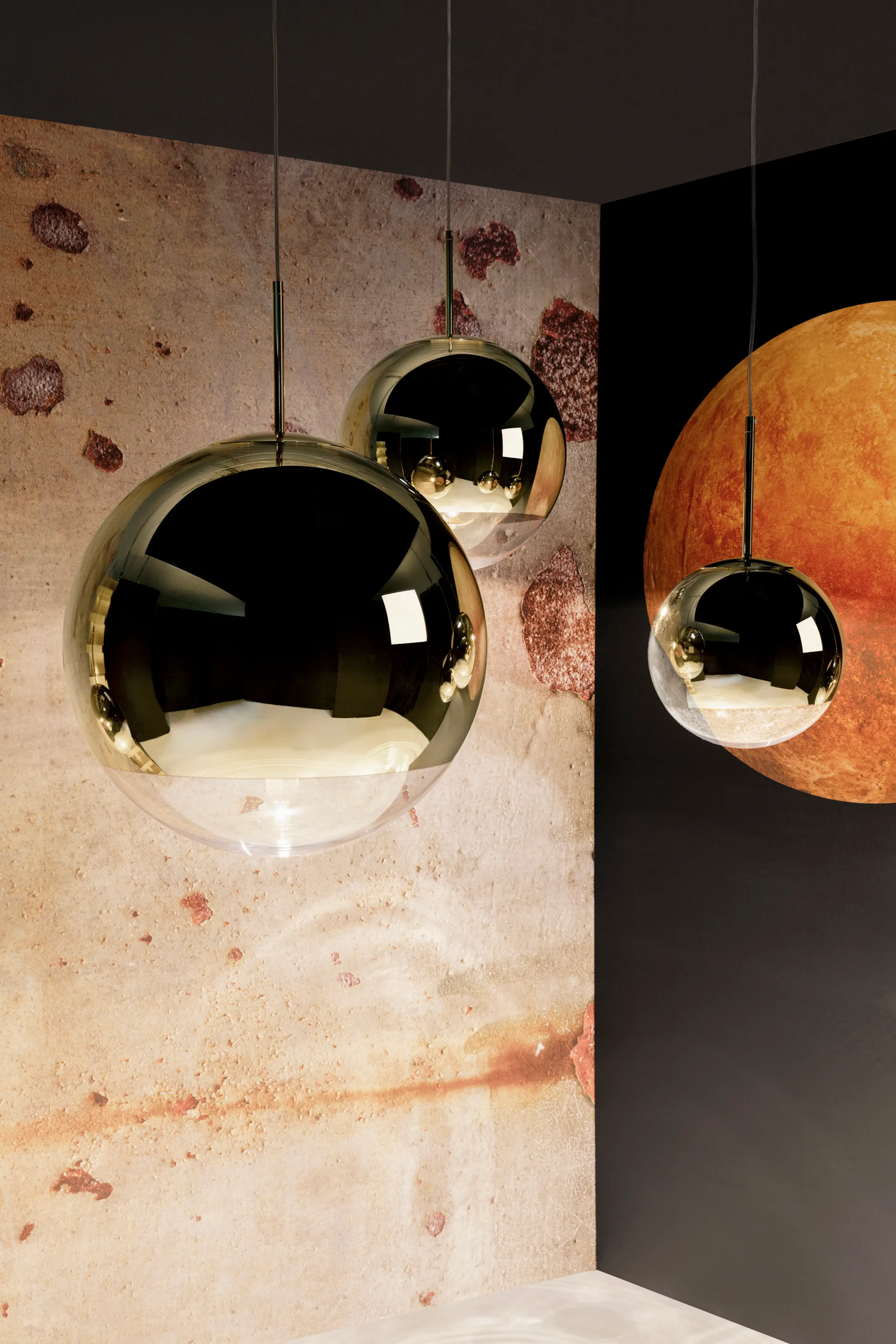 Mirror Ball pendant lamp LED Ø25 cm, Gold Tom Dixon