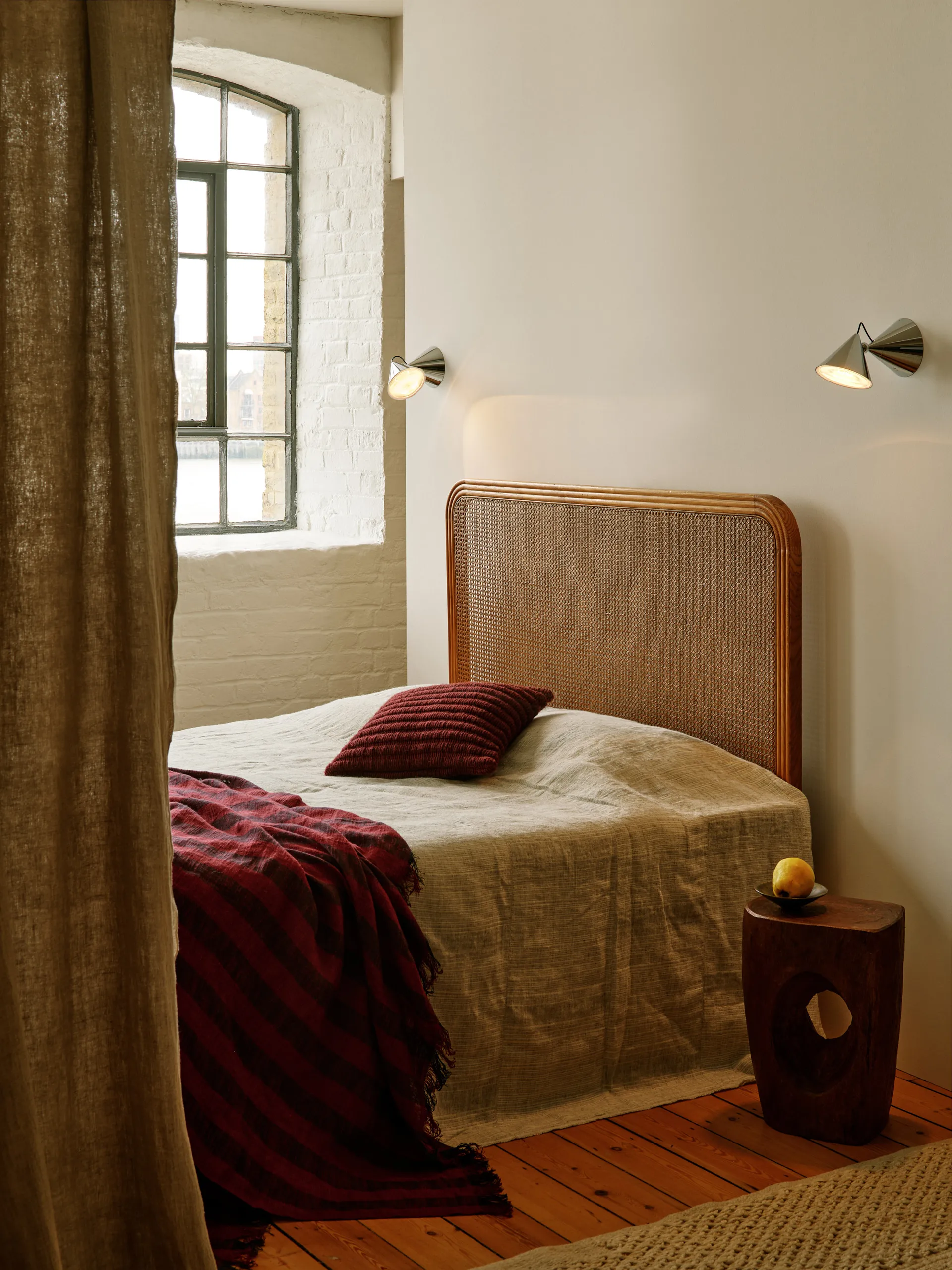 Pose Surface wall lamp, Silver Tom Dixon