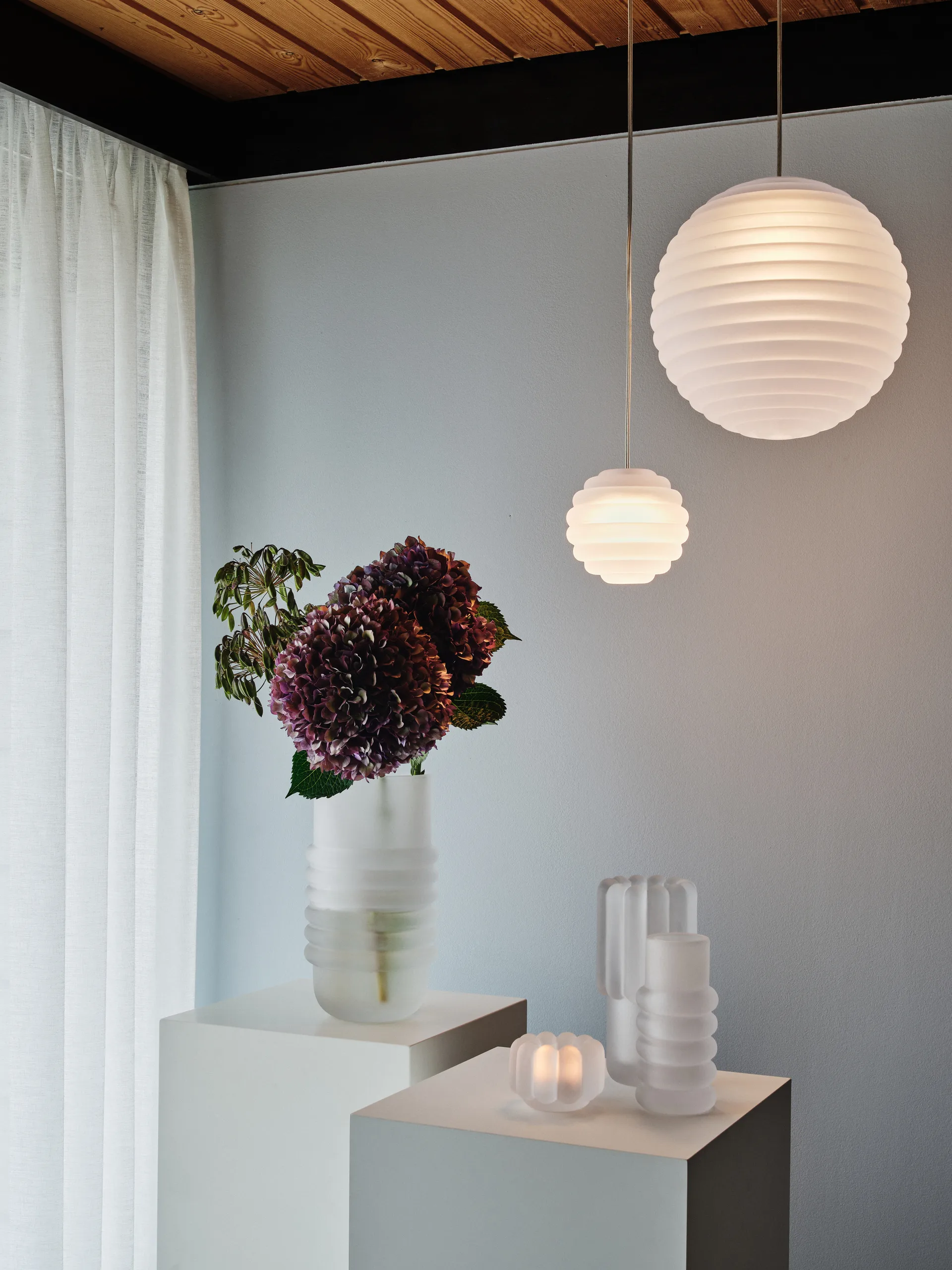 Press Sphere mini pendant LED Ø14,5 cm, Frosted Tom Dixon