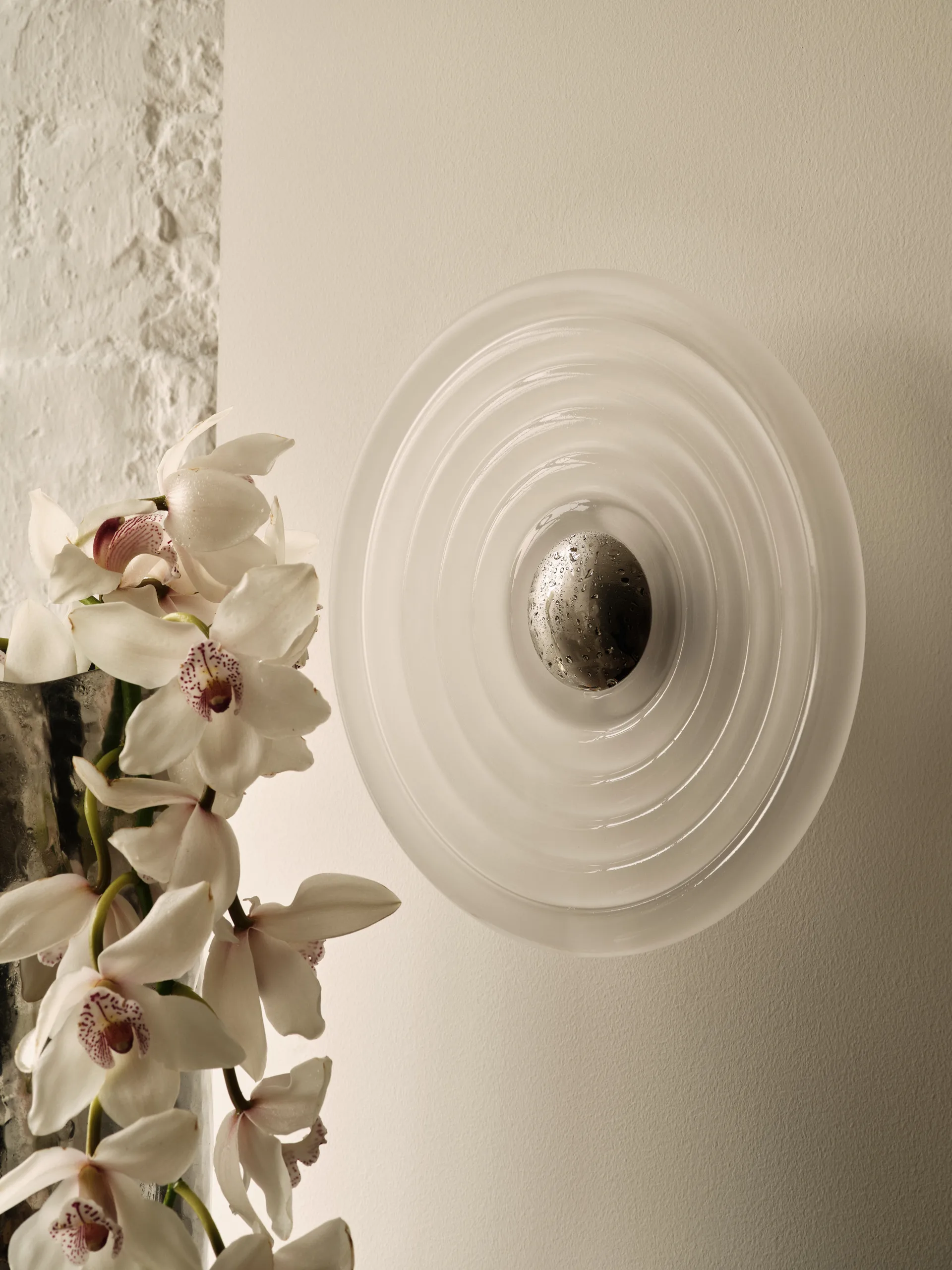 Press Surface wall lamp large LED 35 cm, Frosted Tom Dixon