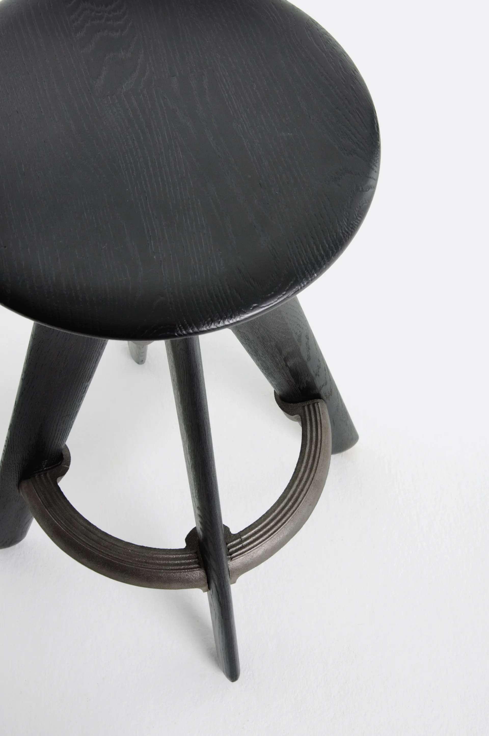 Slab bar stool 76 cm, Black oak Tom Dixon