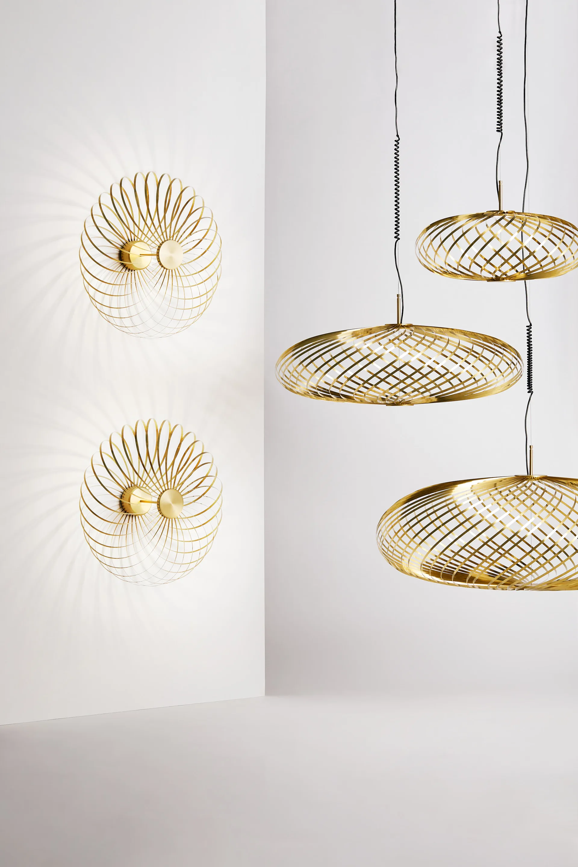 Spring pendant LED brass, Medium Tom Dixon
