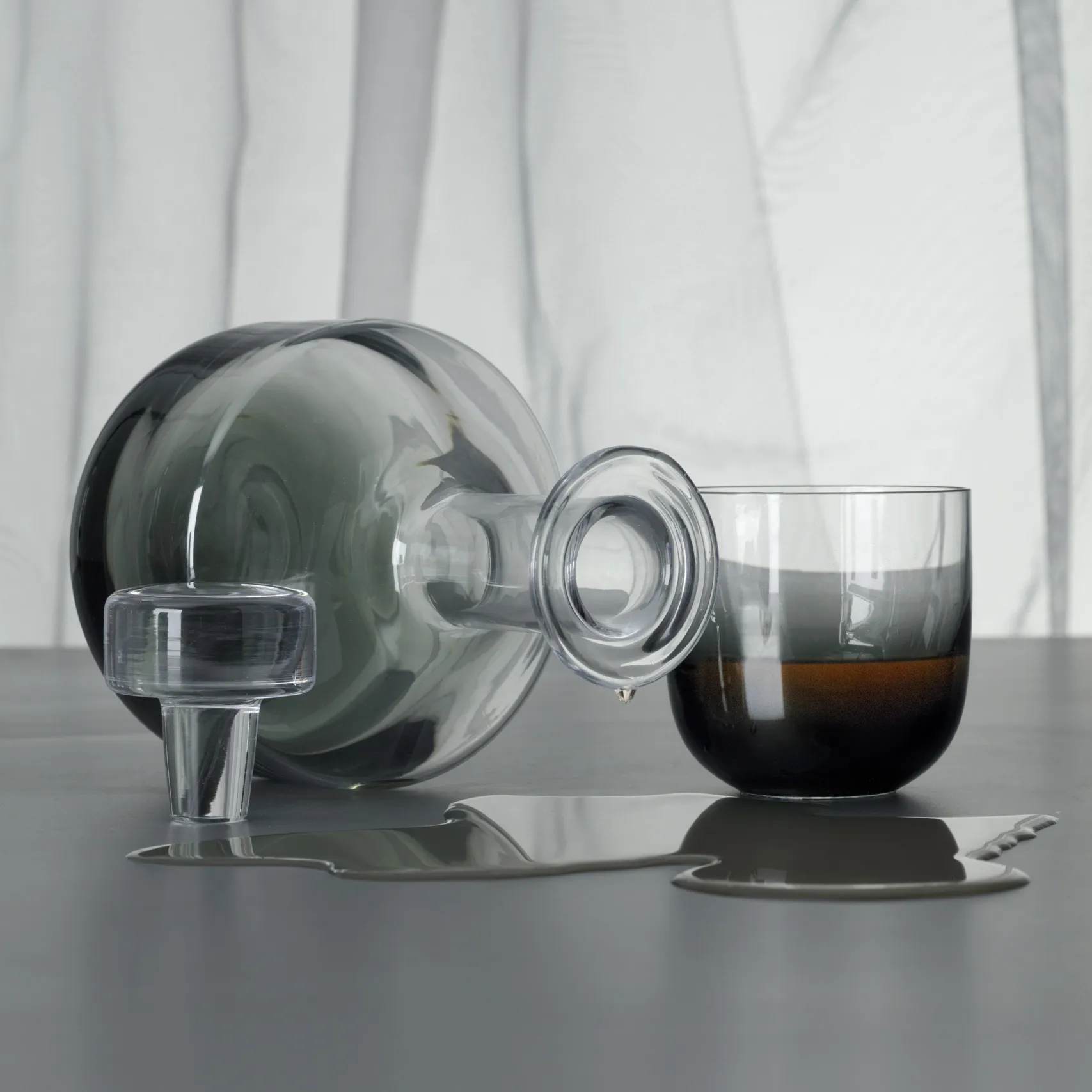 Tank whiskey carafe 1 L, black Tom Dixon