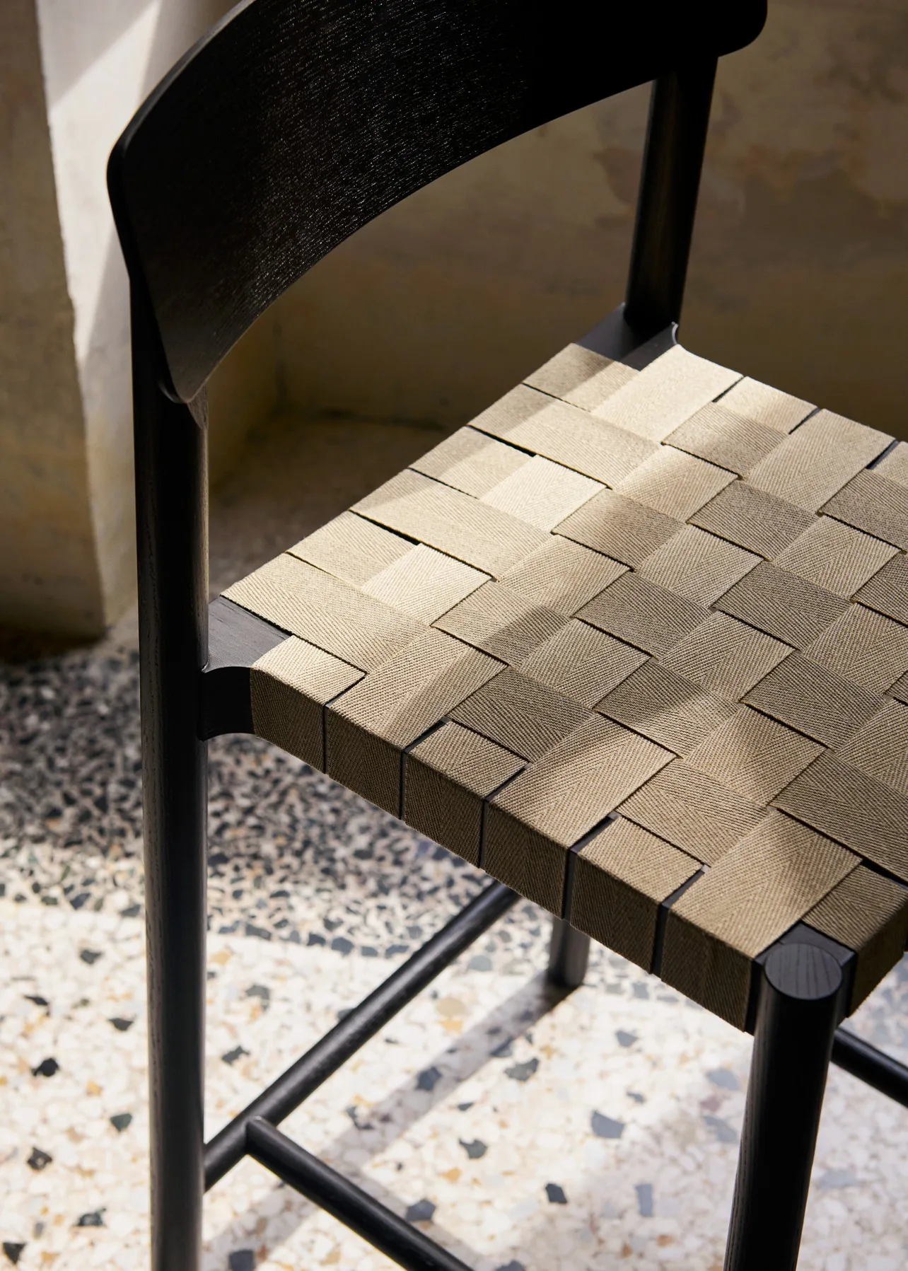 Betty TK12 Counter Chair 65 cm, Natural linen-black lacquered ash &Tradition