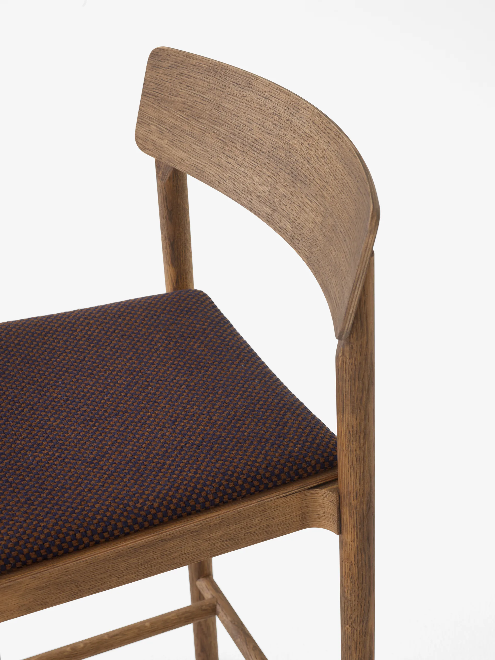 Betty TK14 Counter Chair 65 cm, Sisu 0785-smoked oiled oak &Tradition