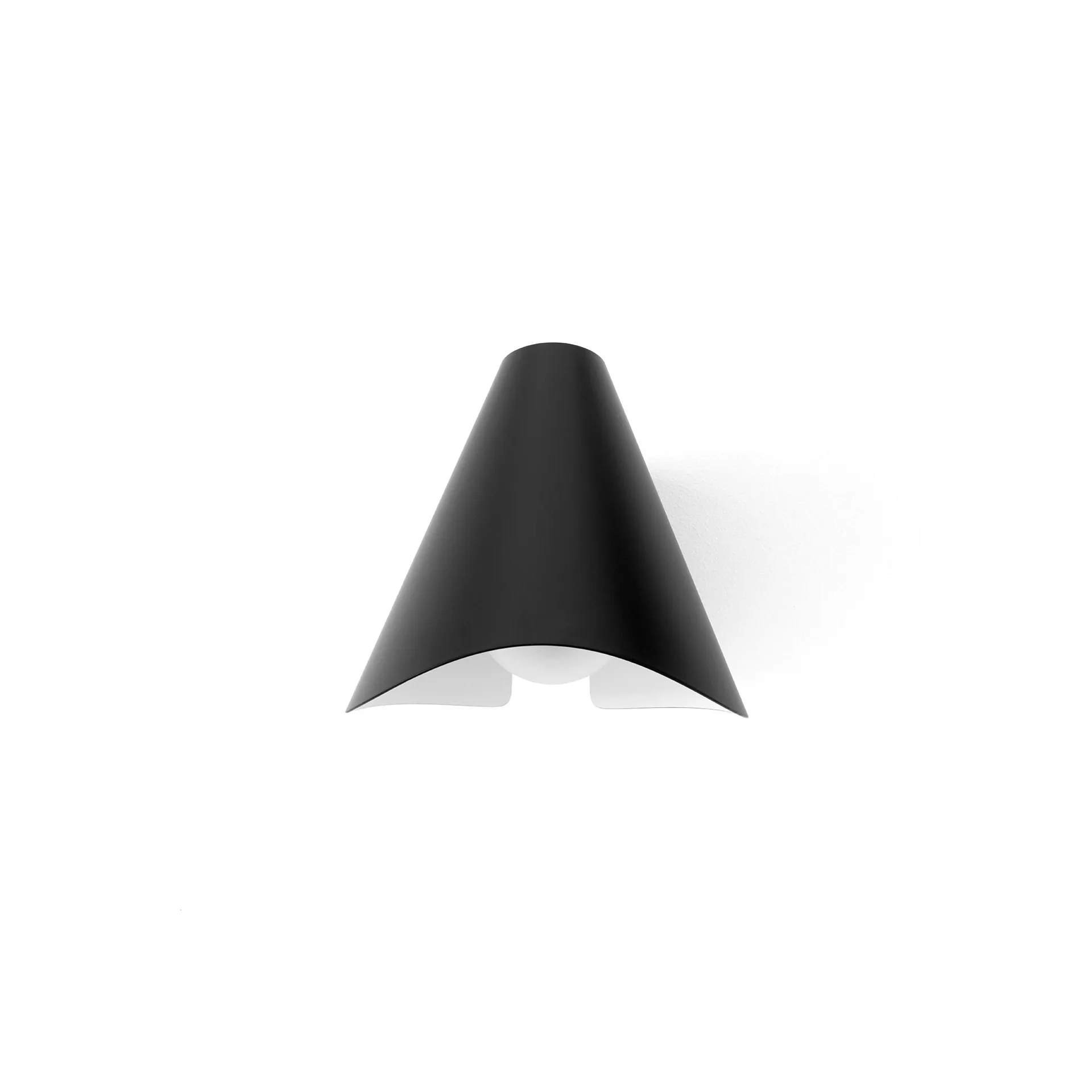Bonnet sc103 wall lamp, Black &Tradition