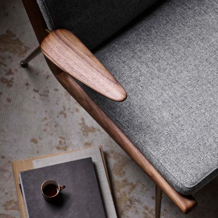 Boomerang HM2 armchair - Hallingdal 130 grey, oiled walnut - &Tradition