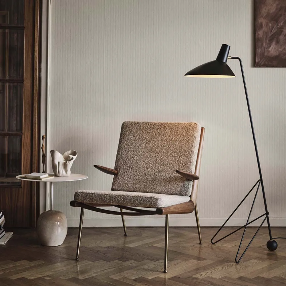 Boomerang HM2 armchair, Hallingdal 130 grey, oiled walnut &Tradition