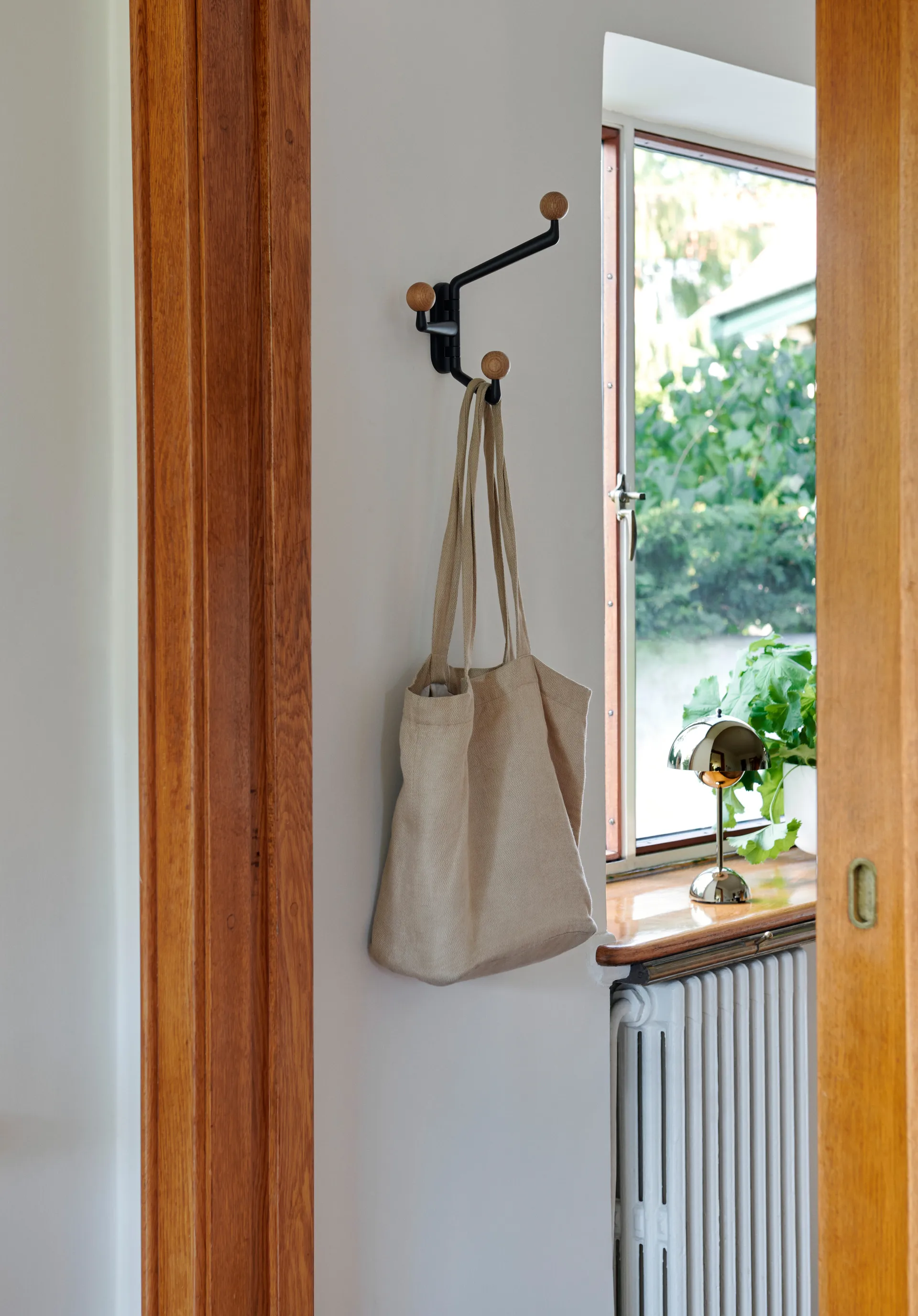 Capture SC74 hook small 3-arms, Graphite-Oak &Tradition