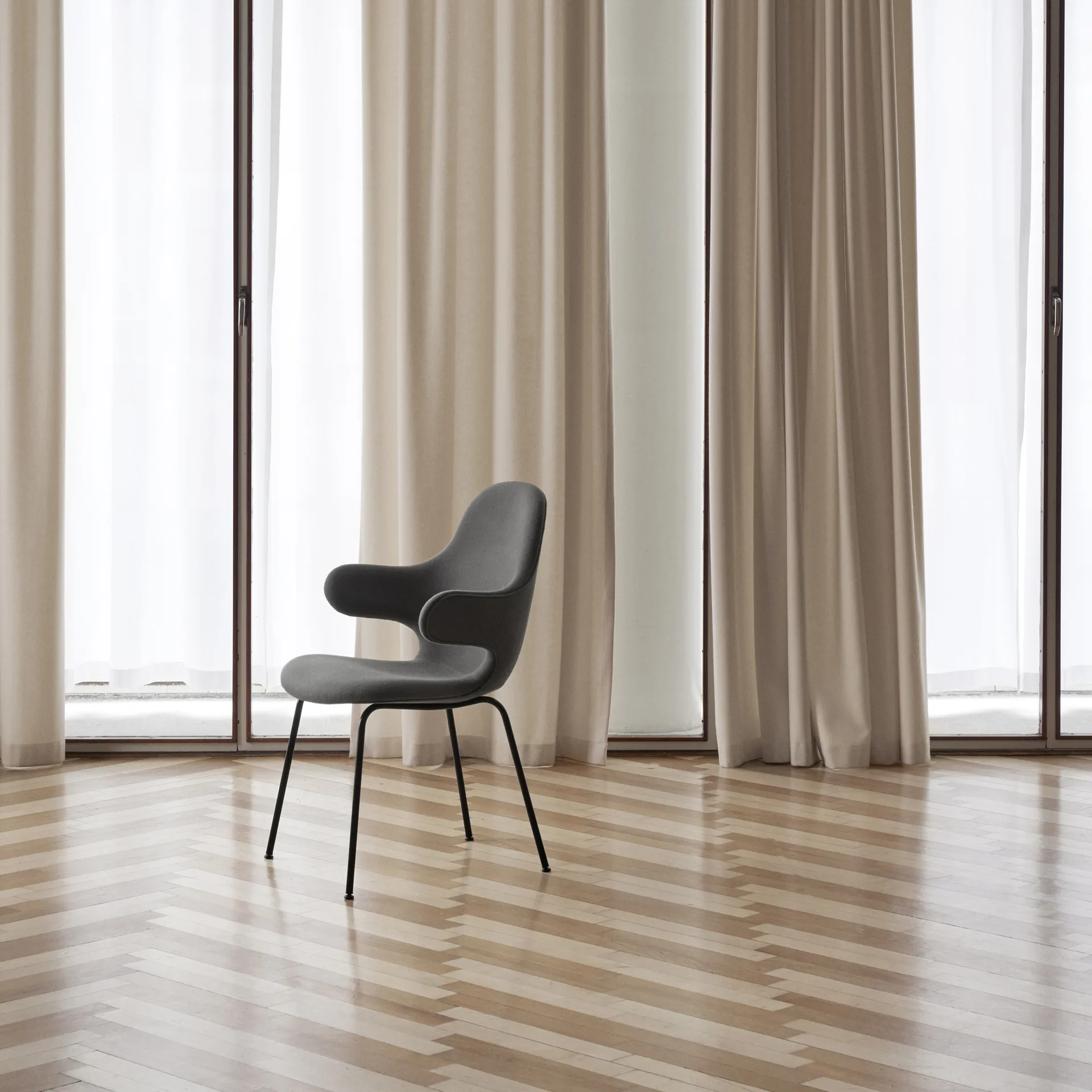 Catch JH15 chair, Divina 584 red-black lacquered steel &Tradition