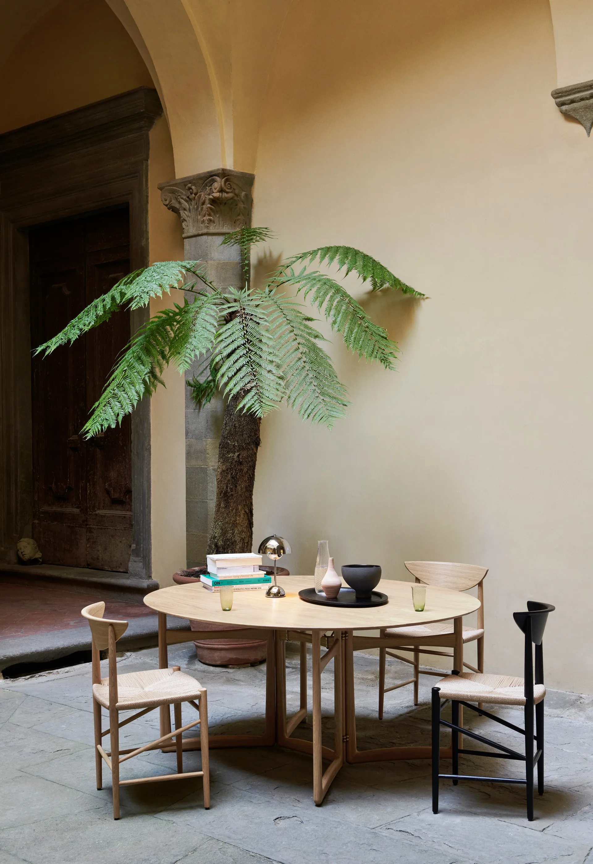 Collect SC64 tray 28 cm, Black stained oak &Tradition