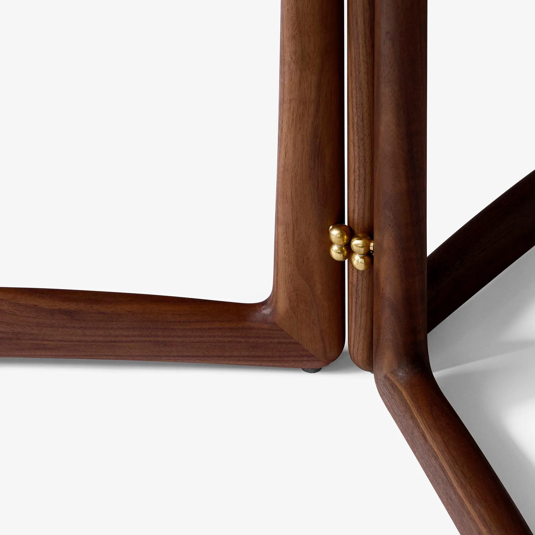 Drop Leaf dining table HM6, Walnut &Tradition