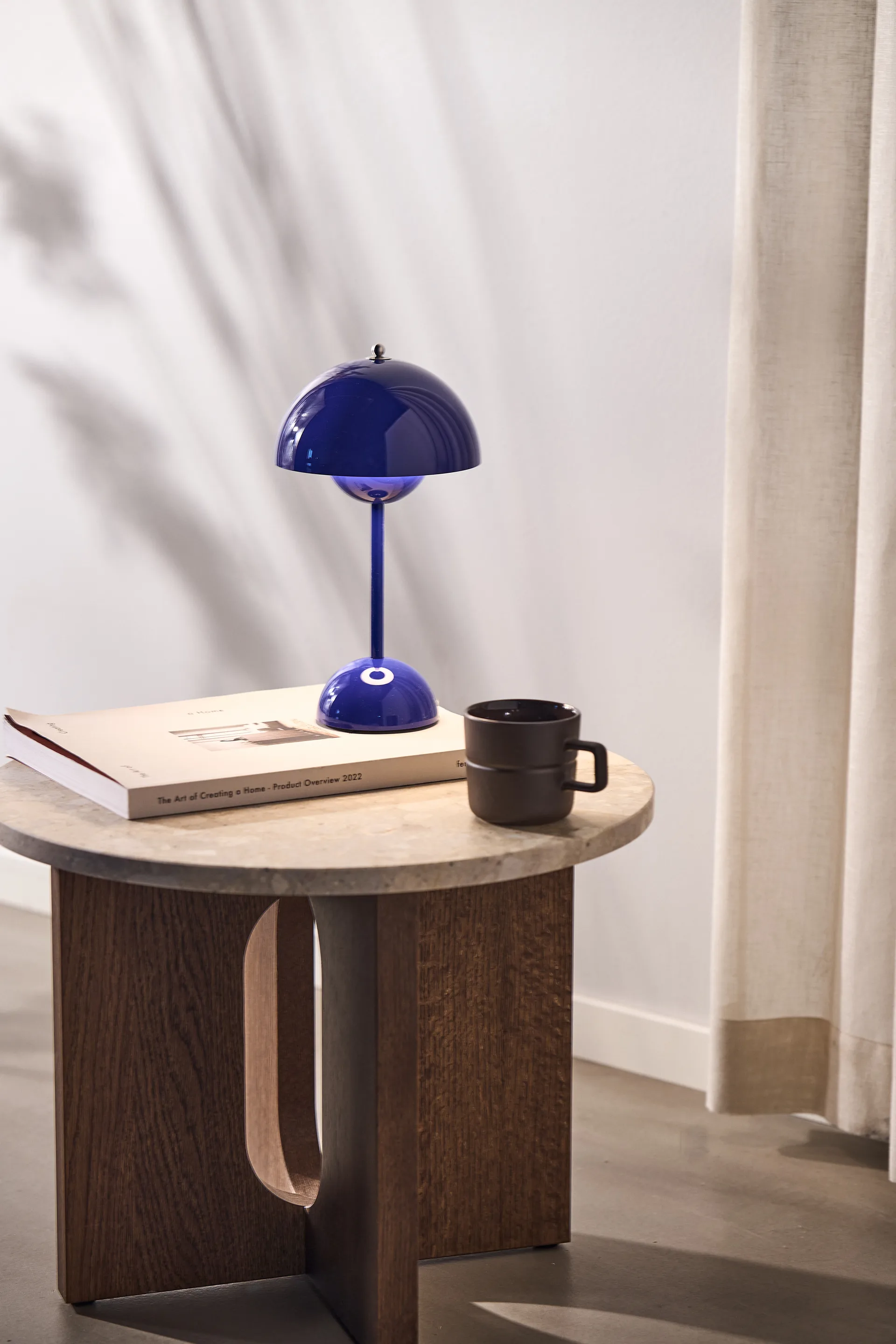 Flowerpot portable table lamp VP9, Cobalt blue &Tradition