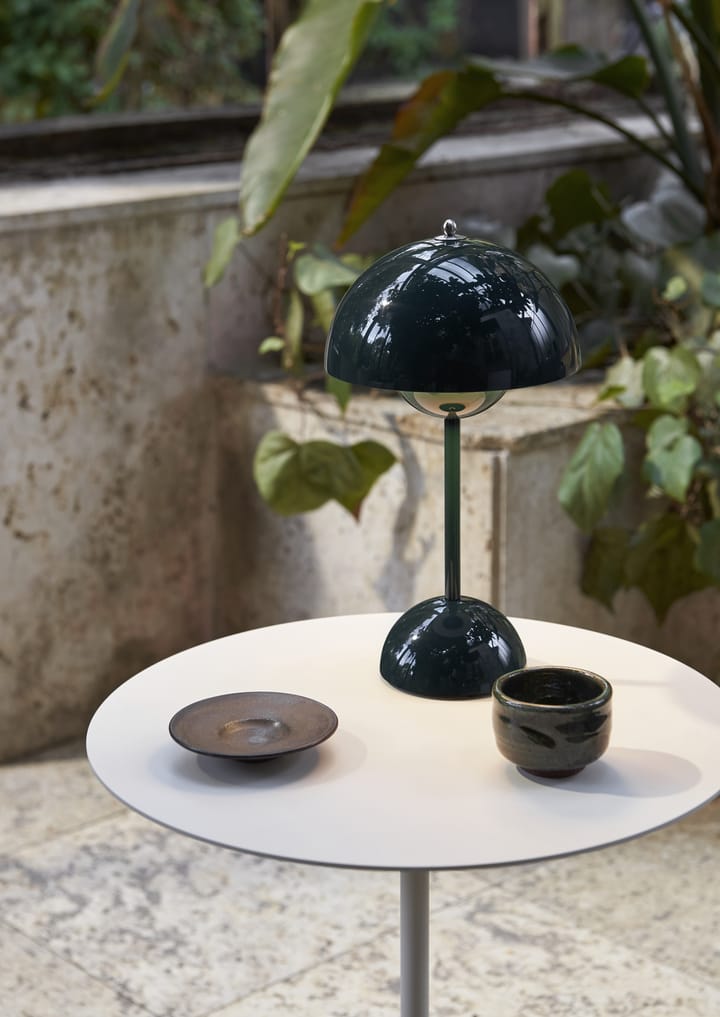 Flowerpot portable table lamp VP9, dark green &Tradition