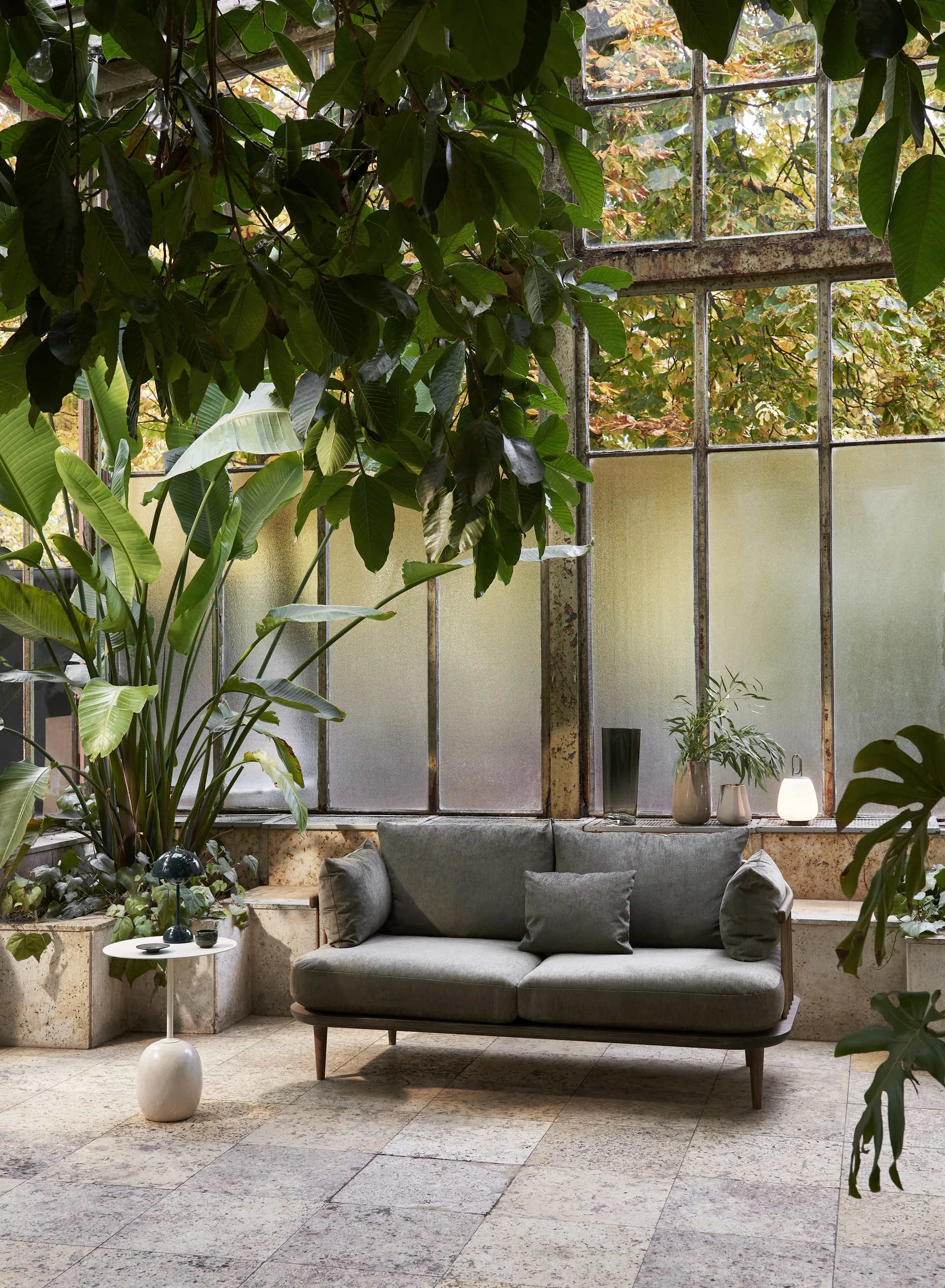 Flowerpot portable table lamp VP9, dark green &Tradition