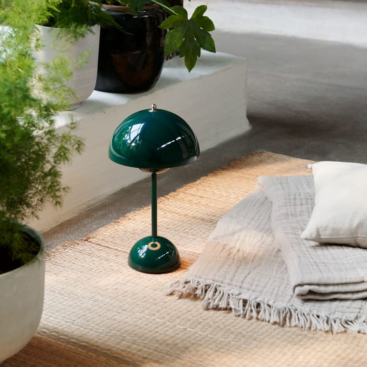 Flowerpot portable table lamp VP9, dark green &Tradition