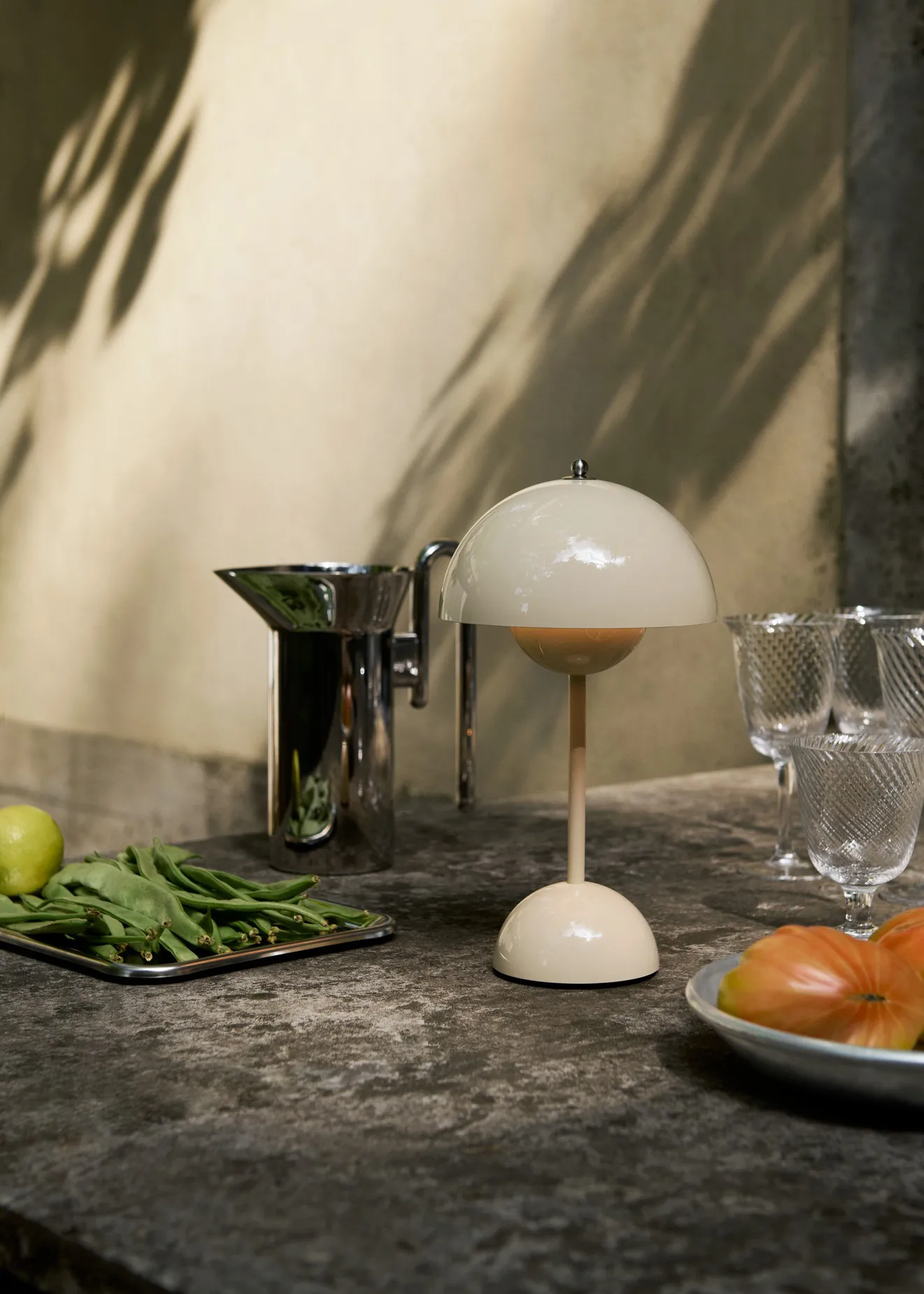 Flowerpot portable table lamp VP9, Ivory &Tradition