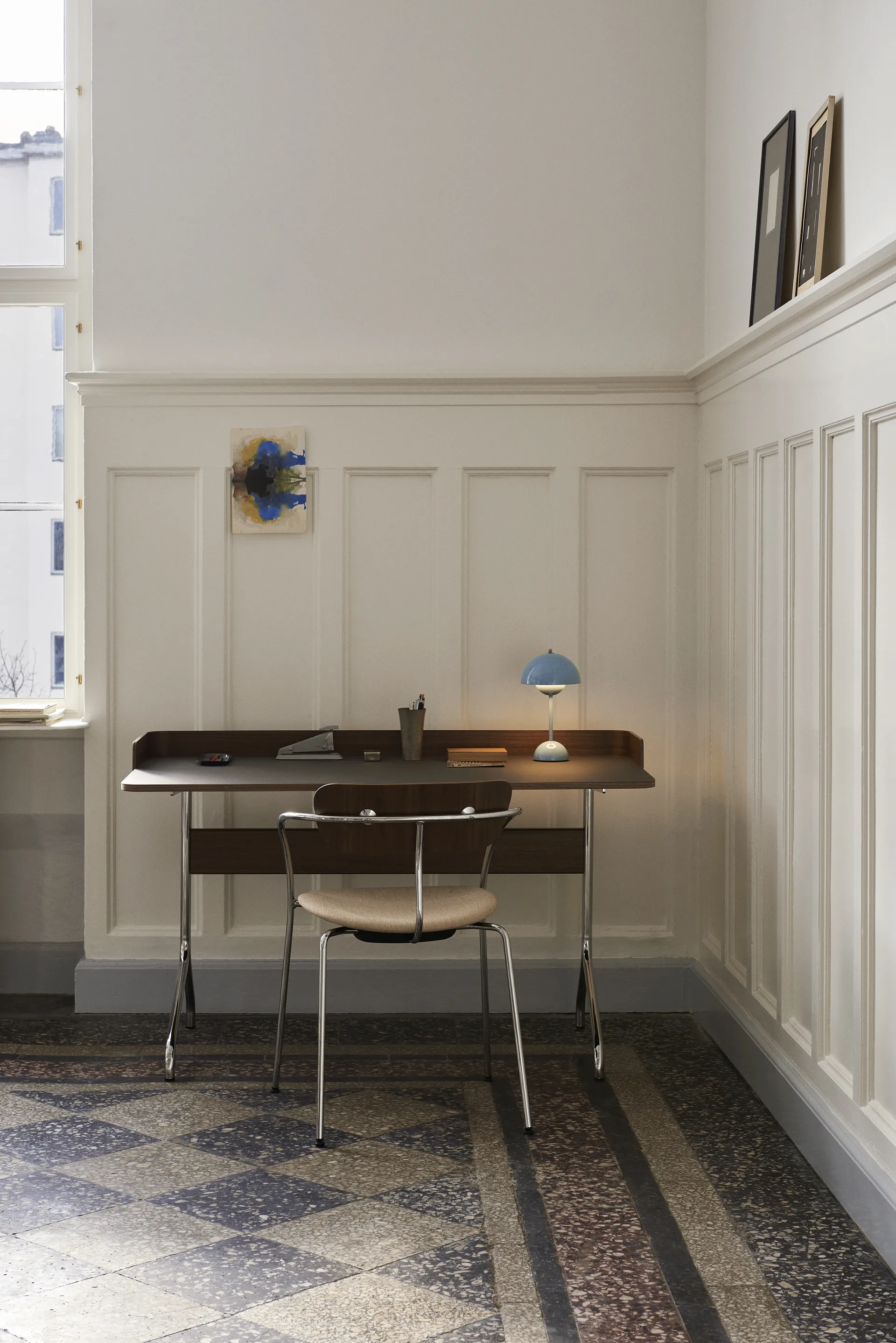 Flowerpot portable table lamp VP9, light blue &Tradition