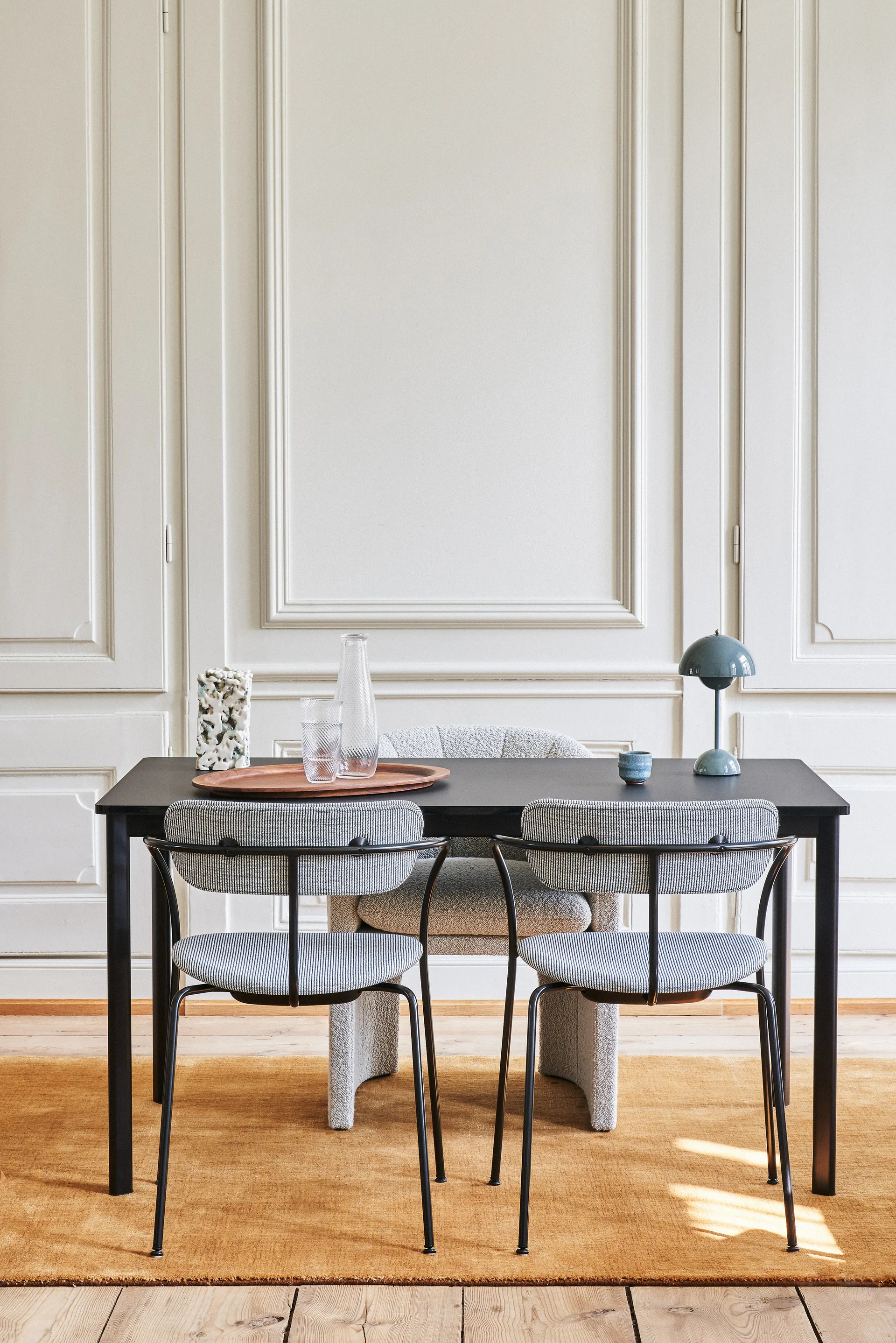 Flowerpot portable table lamp VP9, light blue &Tradition