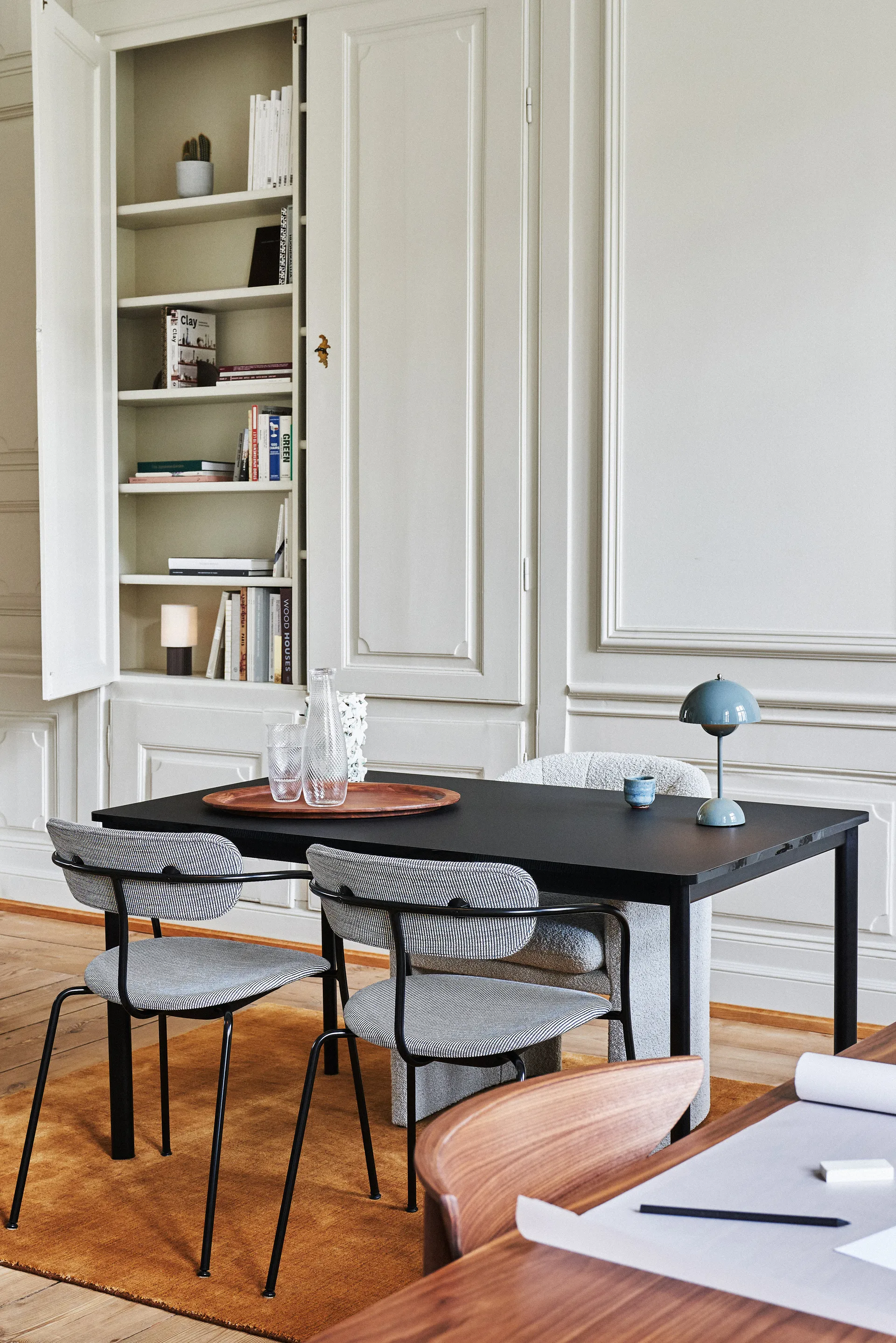 Flowerpot portable table lamp VP9, light blue &Tradition